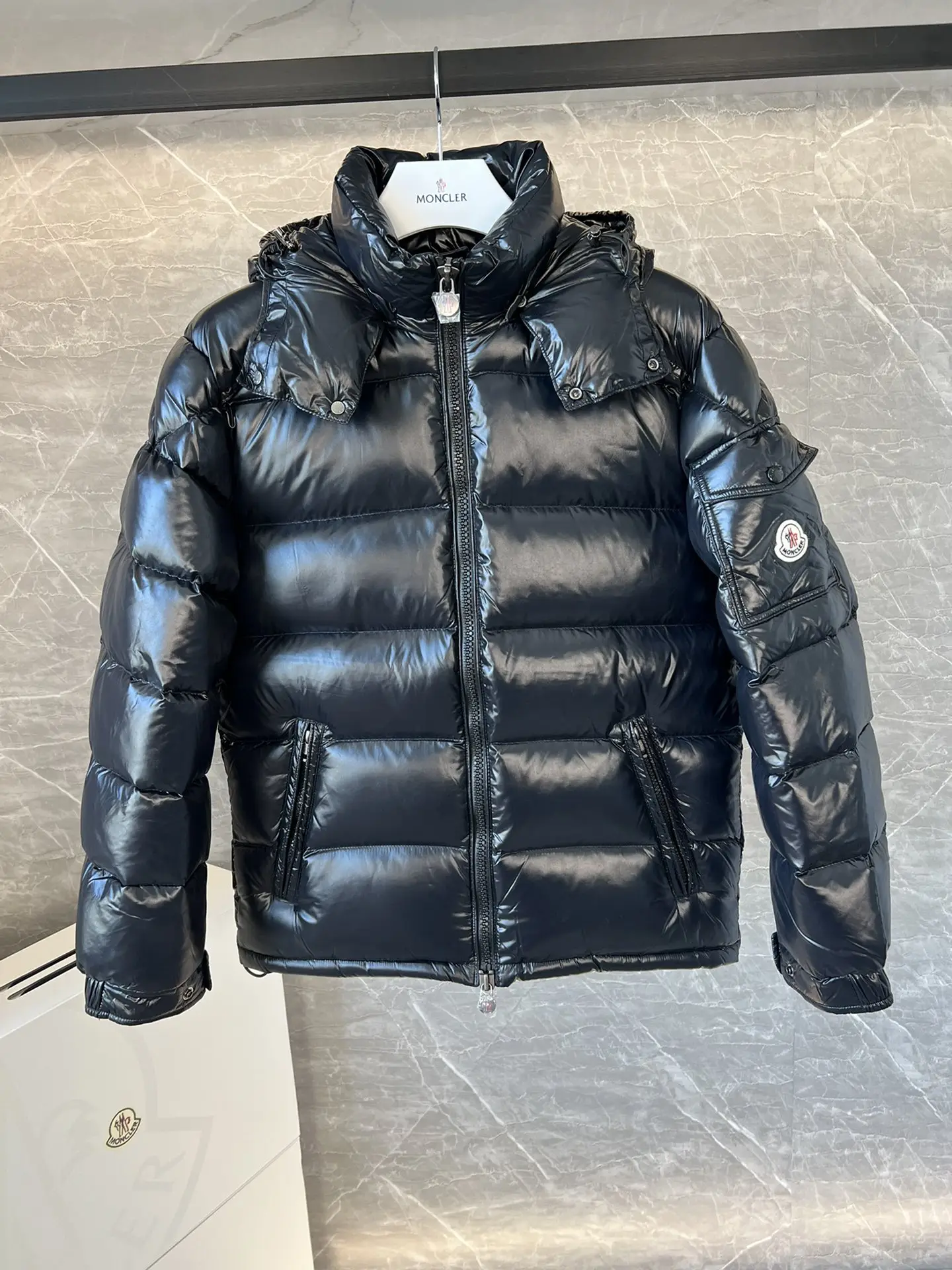 Maya Glossy Nylon Down Puffer Jacket D58019004 — view 6