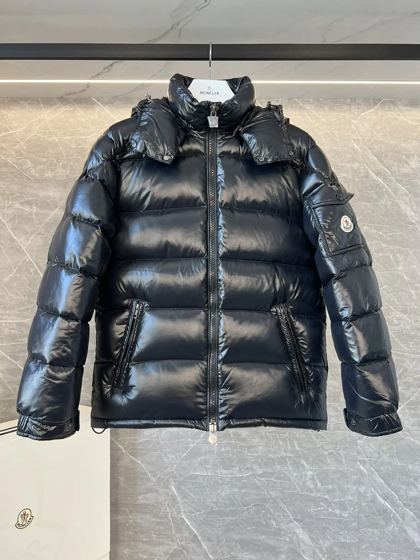 Maya Glossy Nylon Down Puffer Jacket D58019004 — view 8