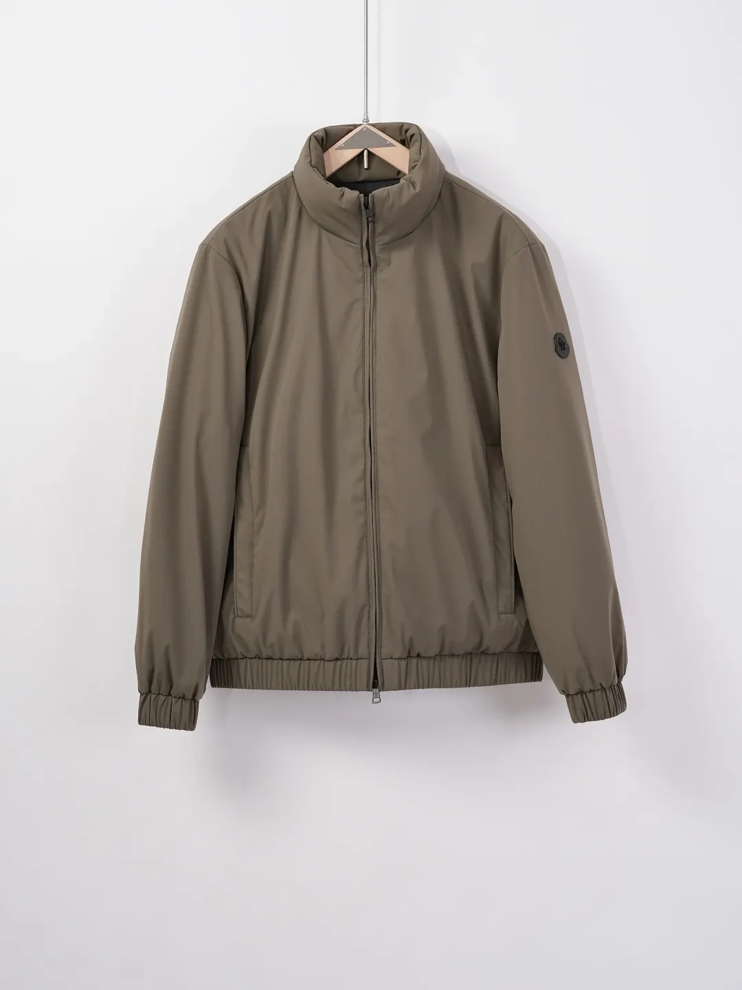 Moncler Luserna Down-Filled Puffer Jacket D59019083
