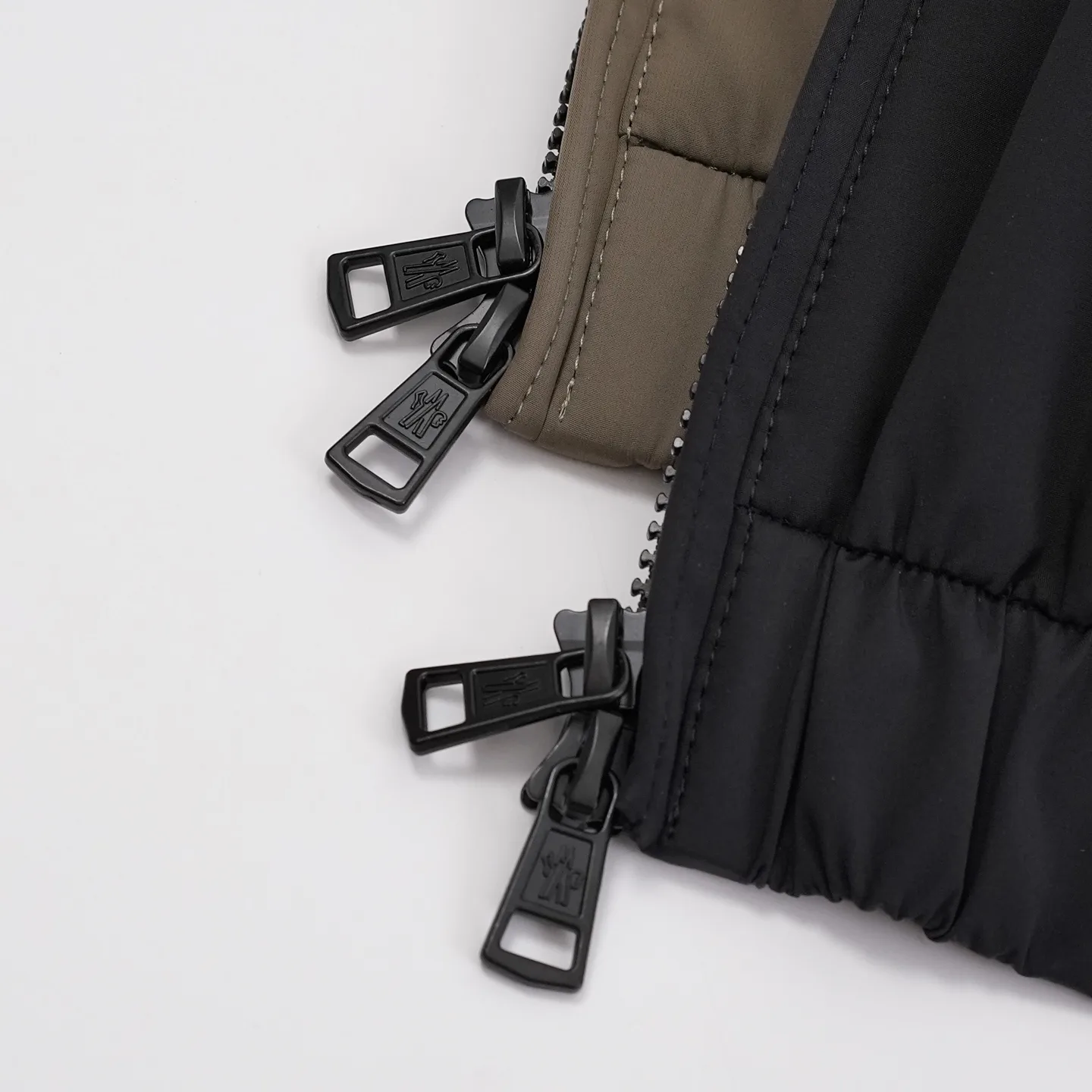 Moncler Luserna Down-Filled Puffer Jacket D59019084 — view 9