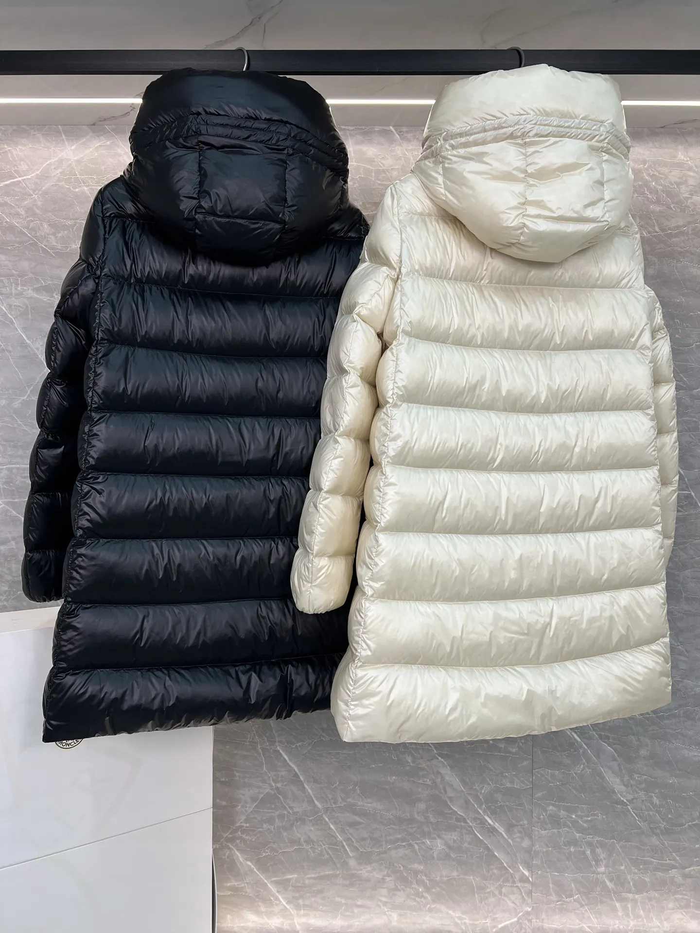 Suyenne Hooded Quilted Down Jacket D60019008 — view 2