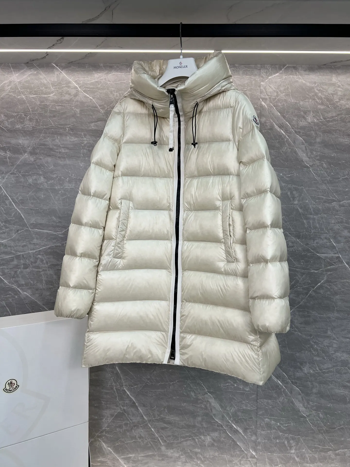 Suyenne Hooded Quilted Down Jacket D60019008 — view 5