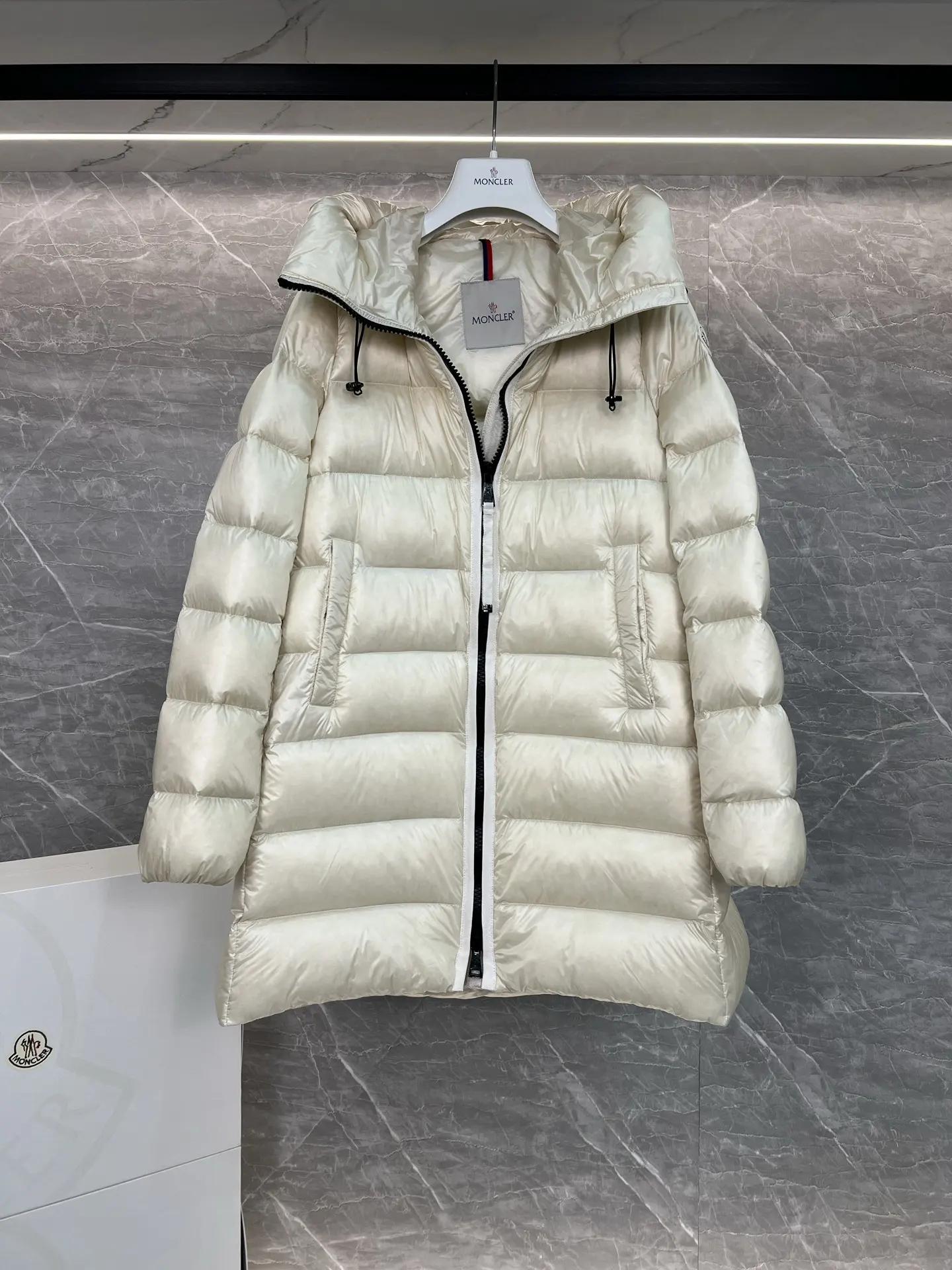 Suyenne Hooded Quilted Down Jacket D60019008 — view 6