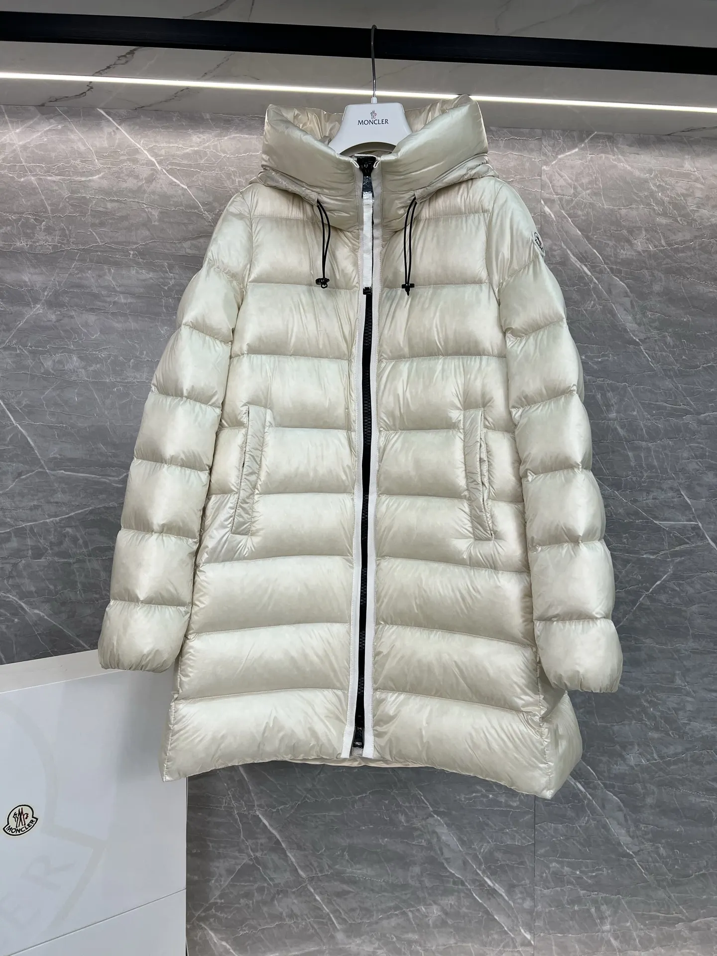 Suyenne Hooded Quilted Down Jacket D60019008 — view 8