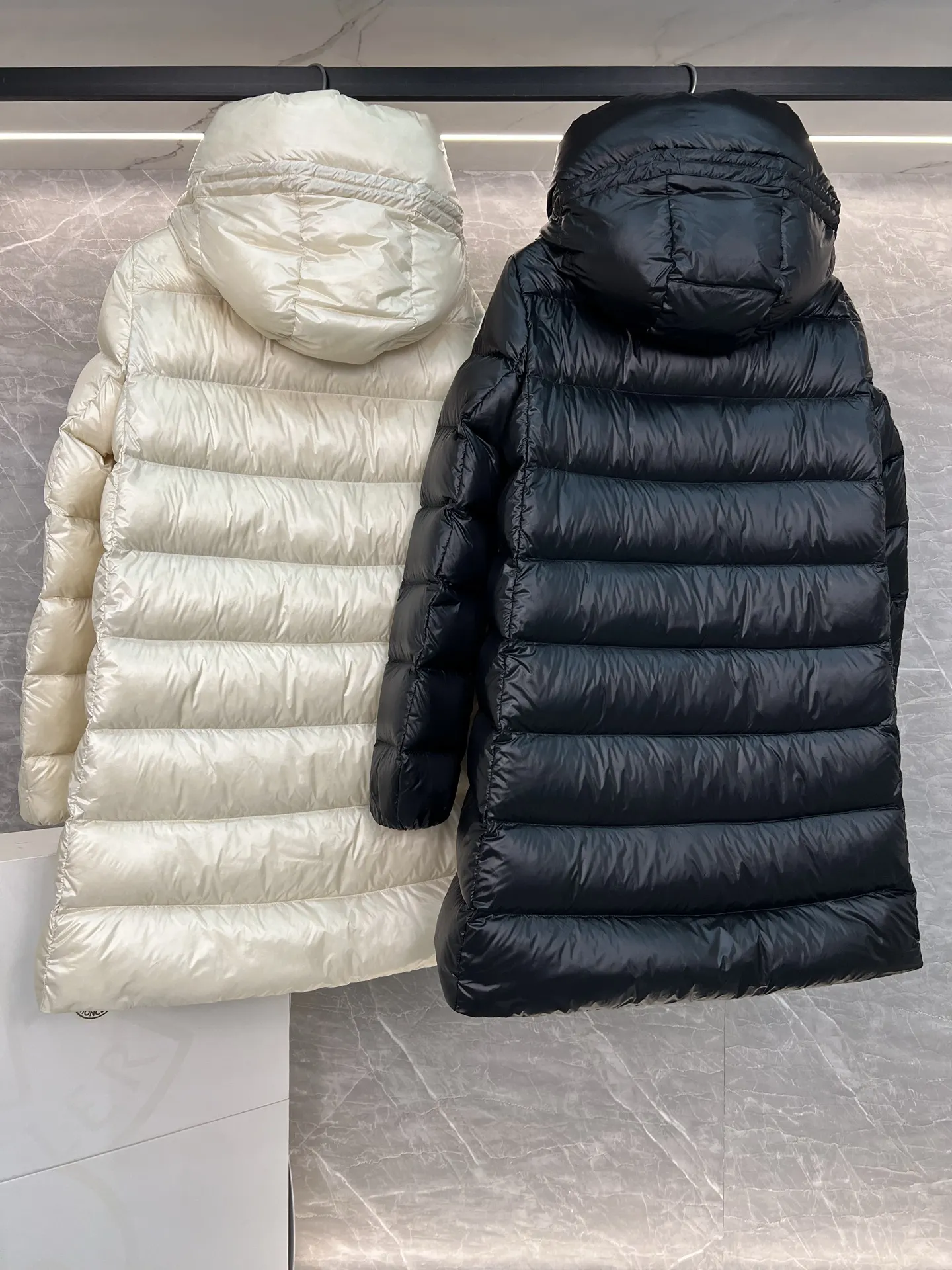 Suyenne Hooded Quilted Down Jacket D60019009 — view 2