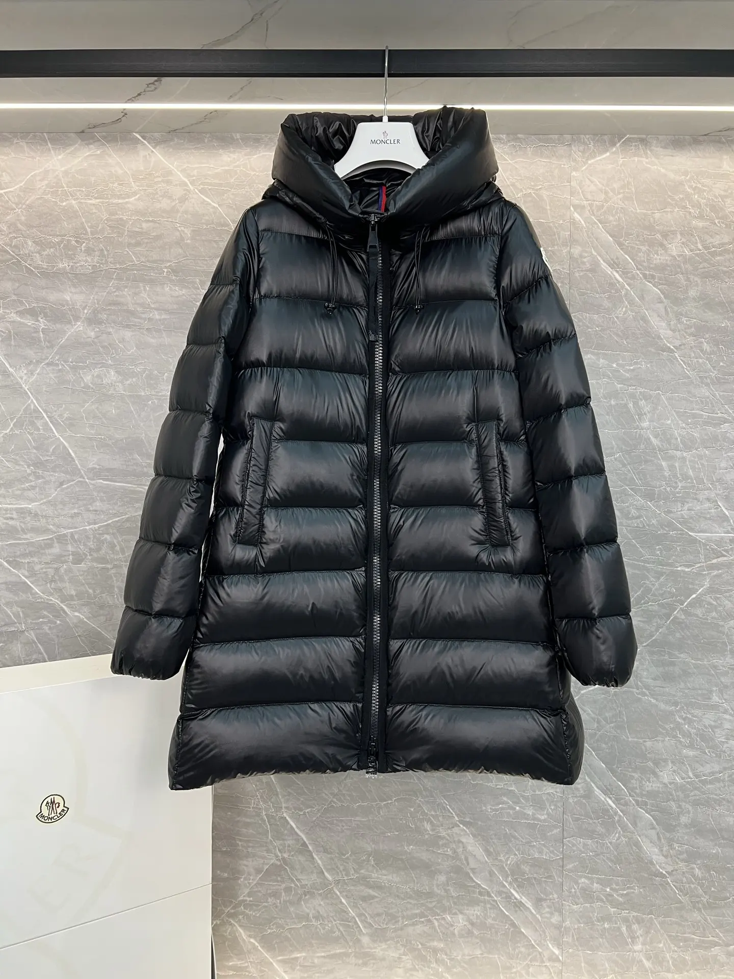 Suyenne Hooded Quilted Down Jacket D60019009 — view 3