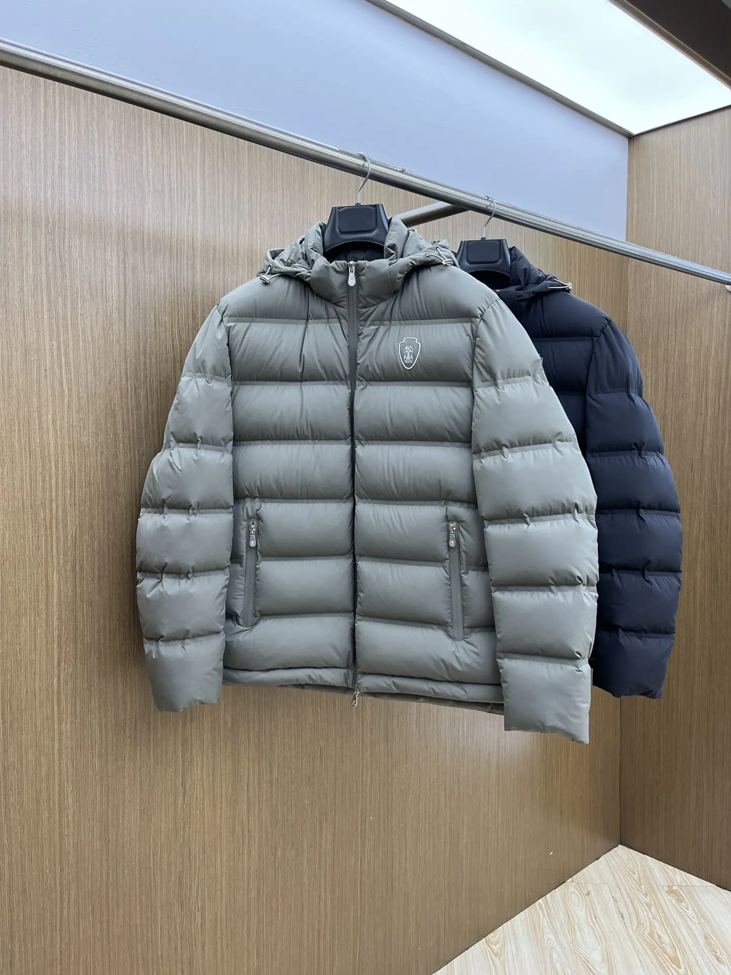 Brunello Cucinelli Logo-Print Quilted Down Jacket D60019092
