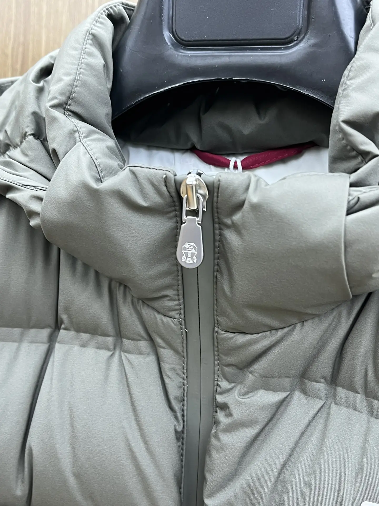 Brunello Cucinelli Logo-Print Quilted Down Jacket D60019092 — view 4