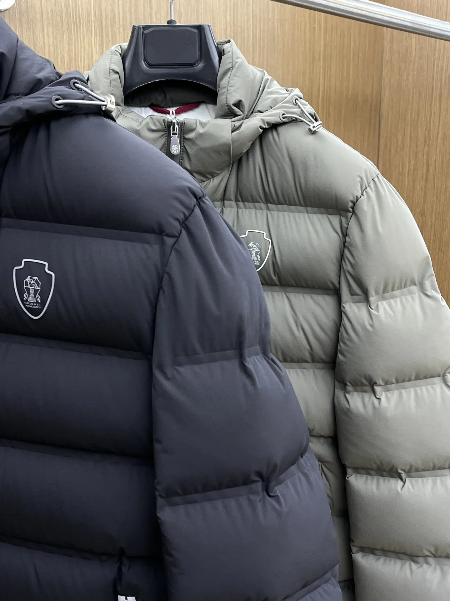 Logo-Print Quilted Down Puffer Jacket D60019091 — view 3