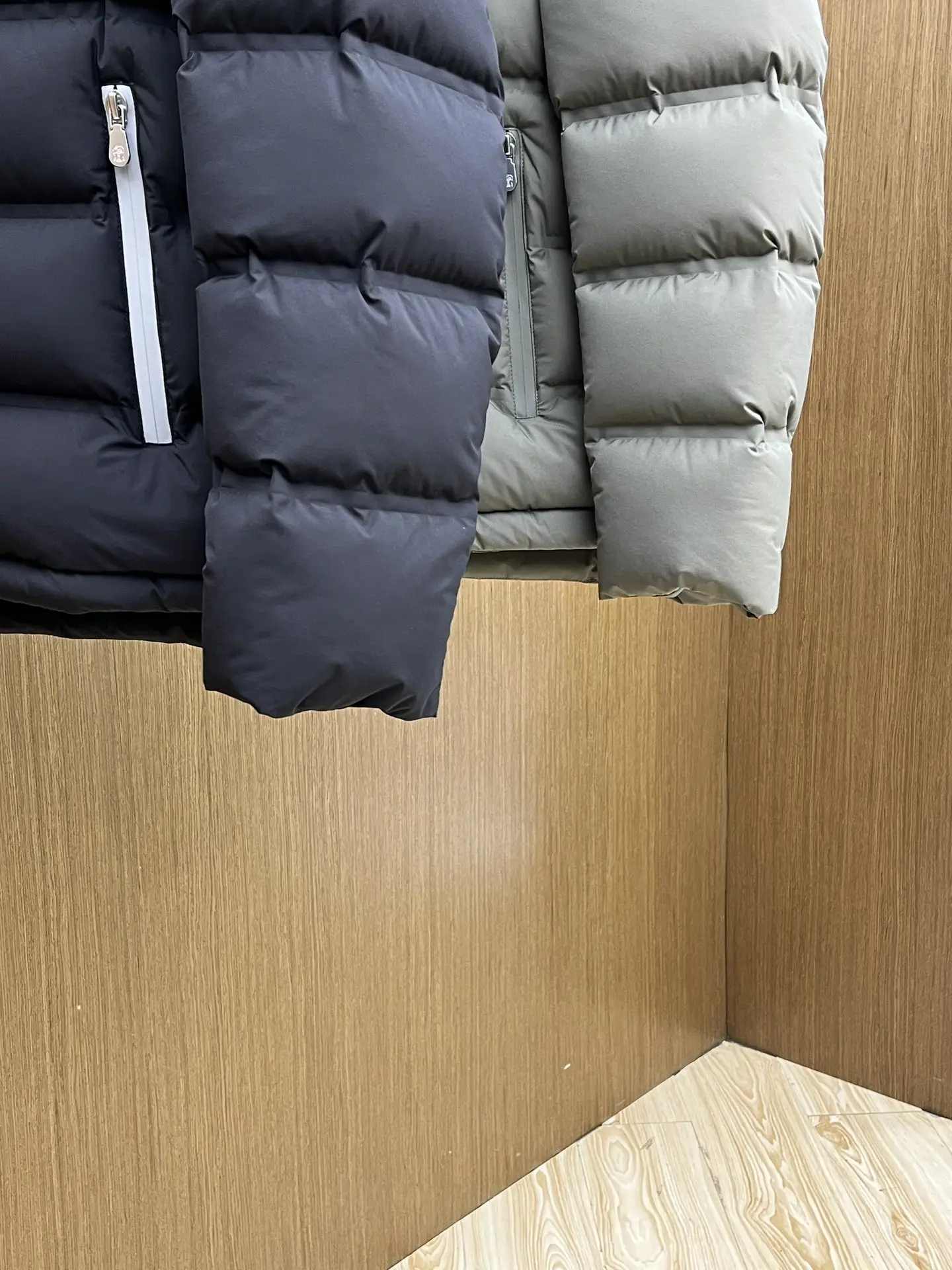 Logo-Print Quilted Down Puffer Jacket D60019091 — view 6