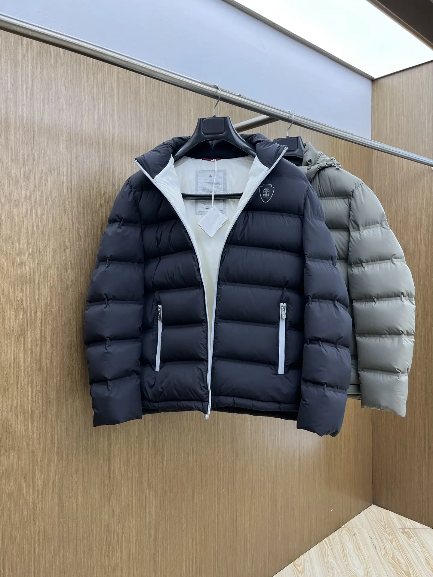 Logo-Print Quilted Down Puffer Jacket D60019091 — view 8