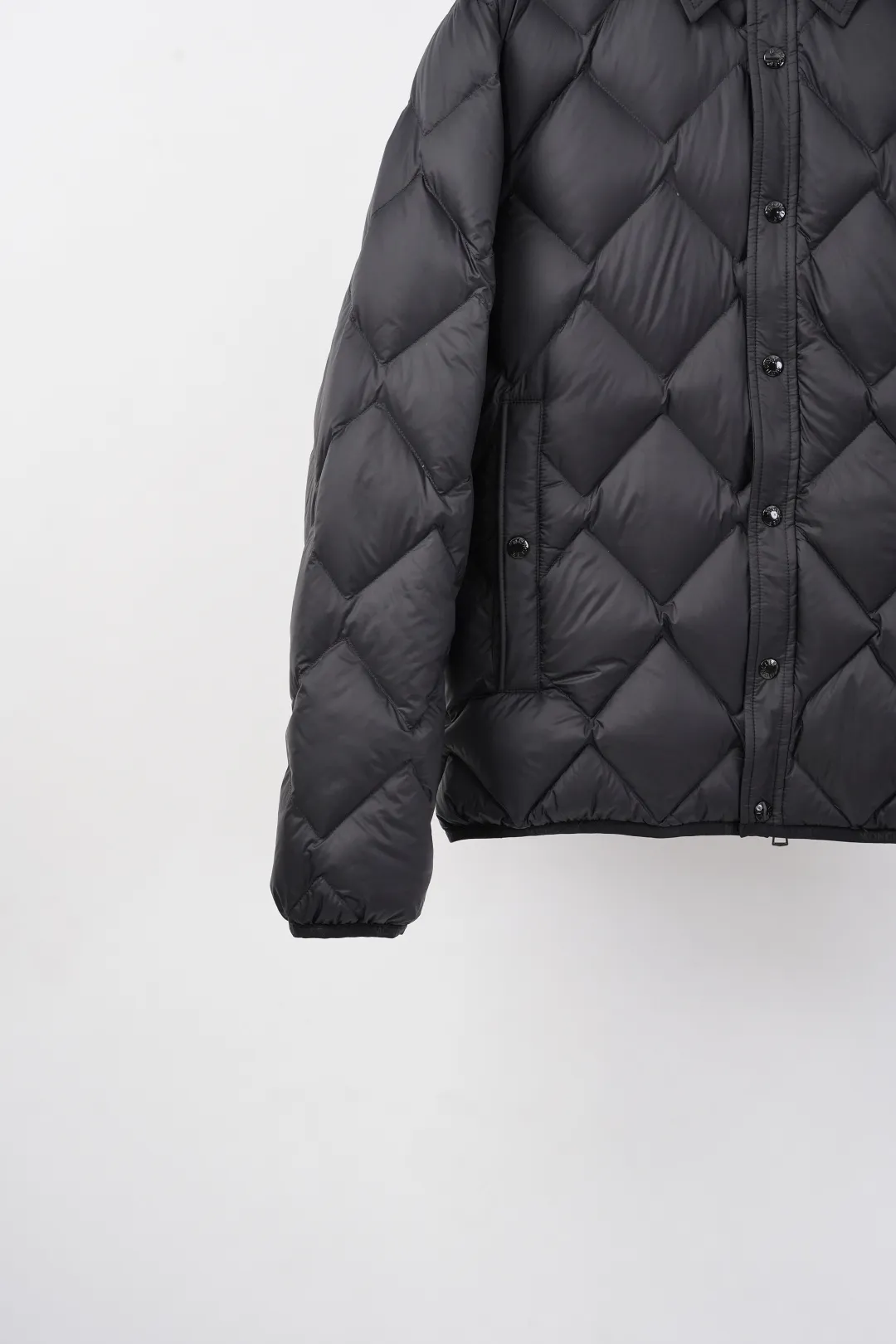 Ashmere Diamond-Quilted Down Shirt Jacket D61019086 — view 6