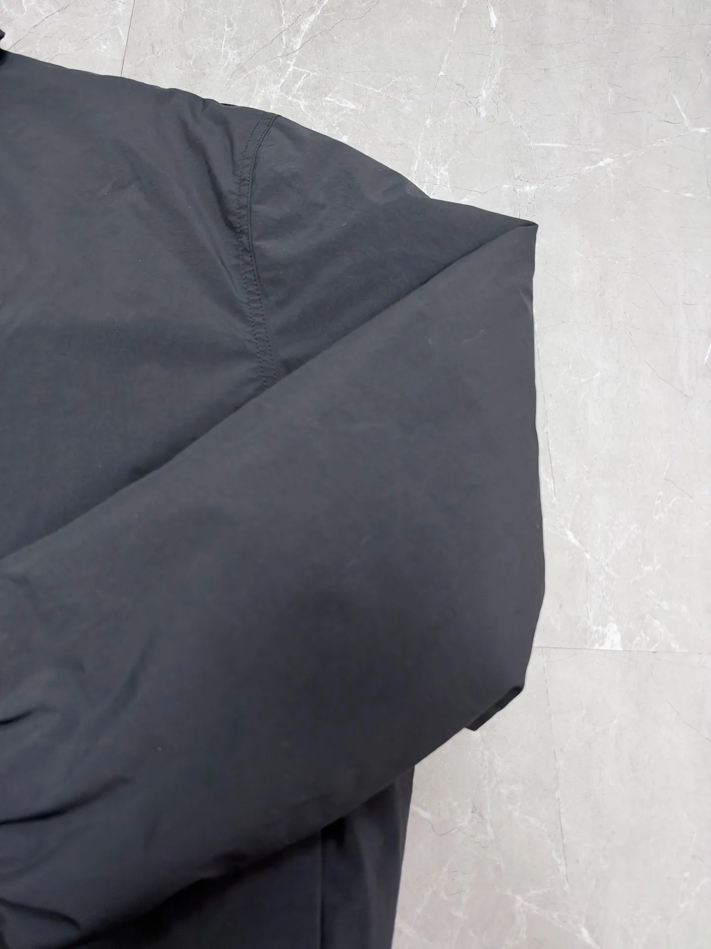 Point-Collar Down-Filled Puffer Jacket D61019207 — view 4