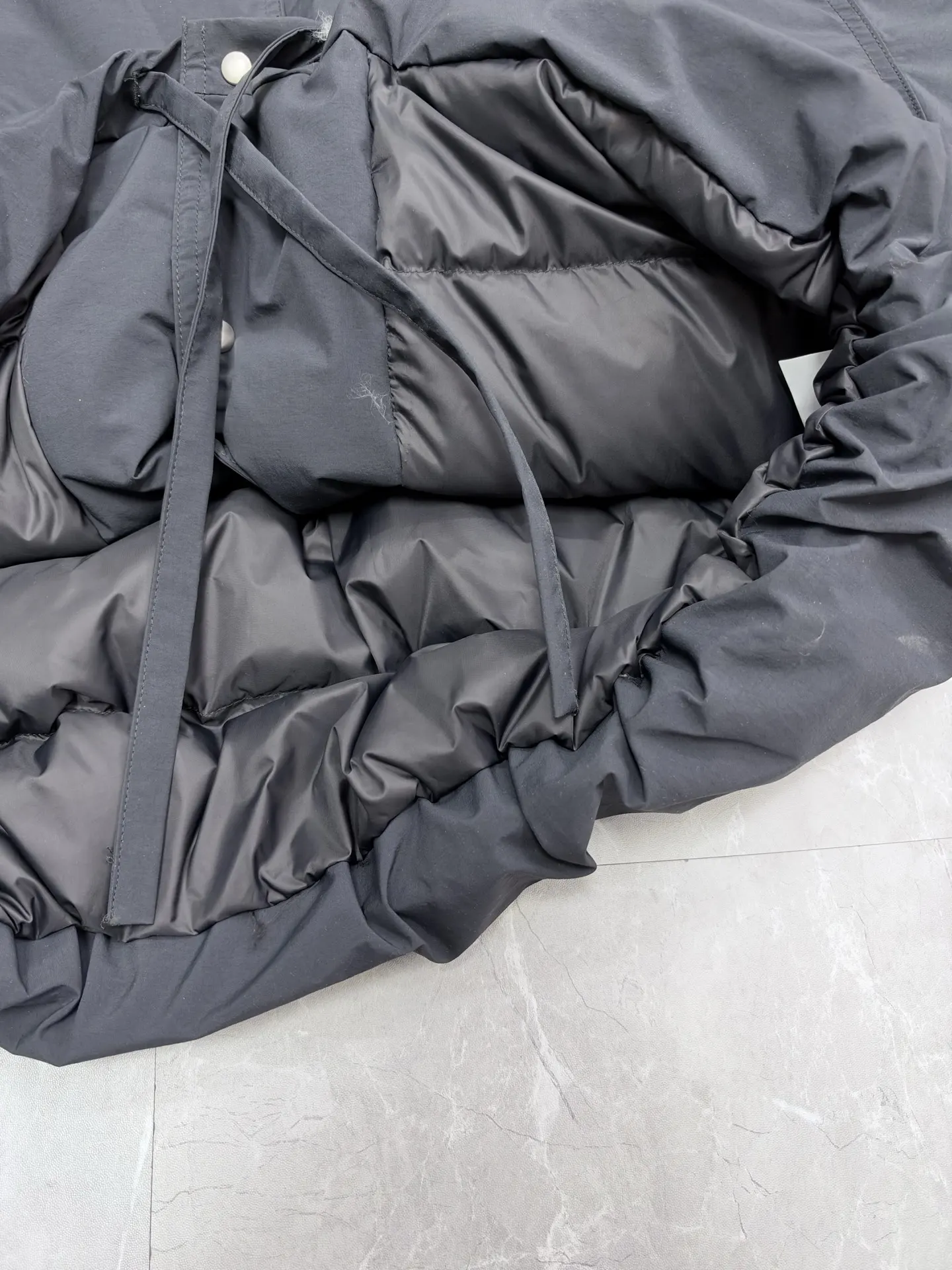 Point-Collar Down-Filled Puffer Jacket D61019207 — view 7