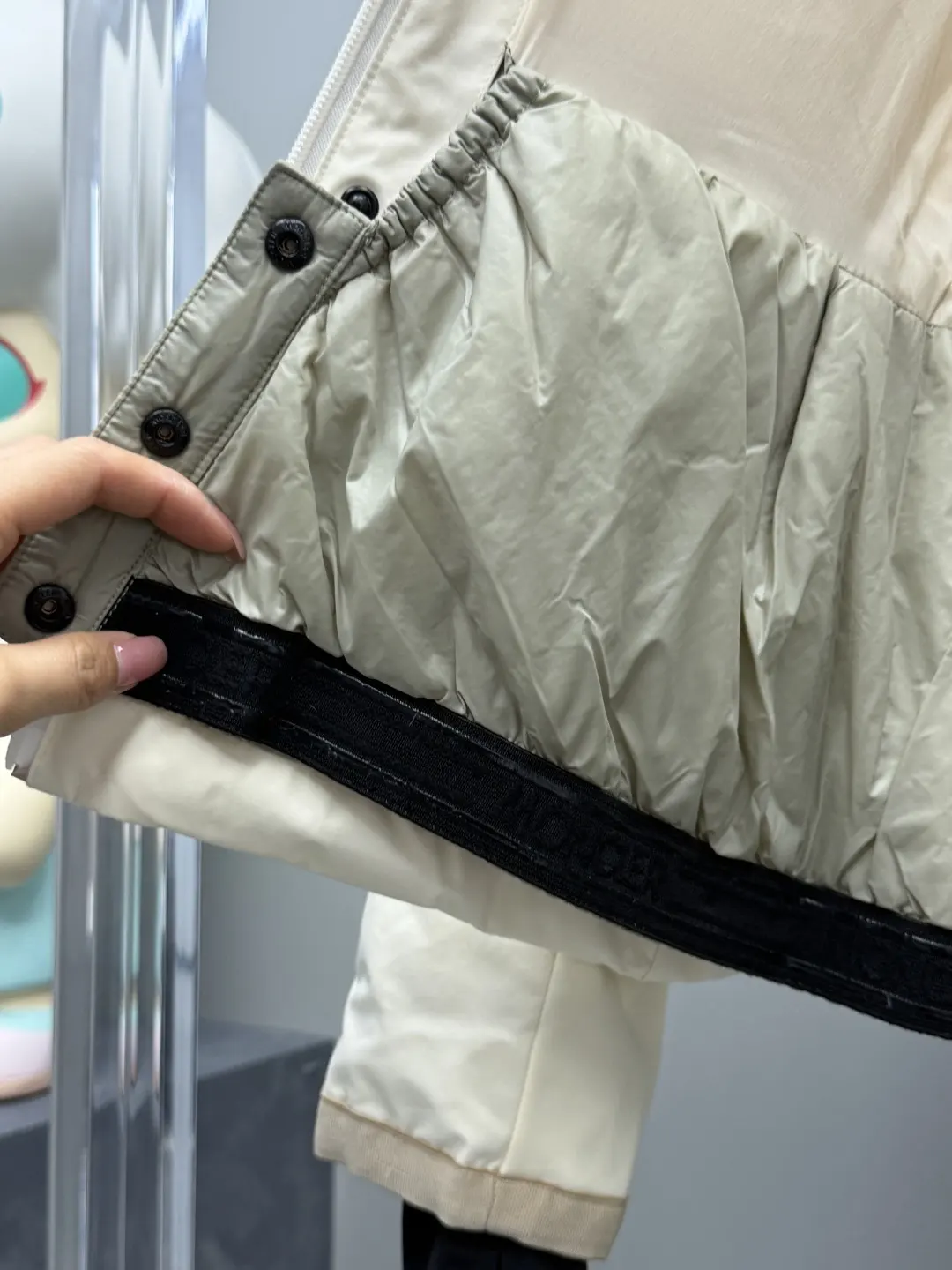 Moncler Lamoura Fur-Trimmed Down Ski Jacket D83019003 — view 6