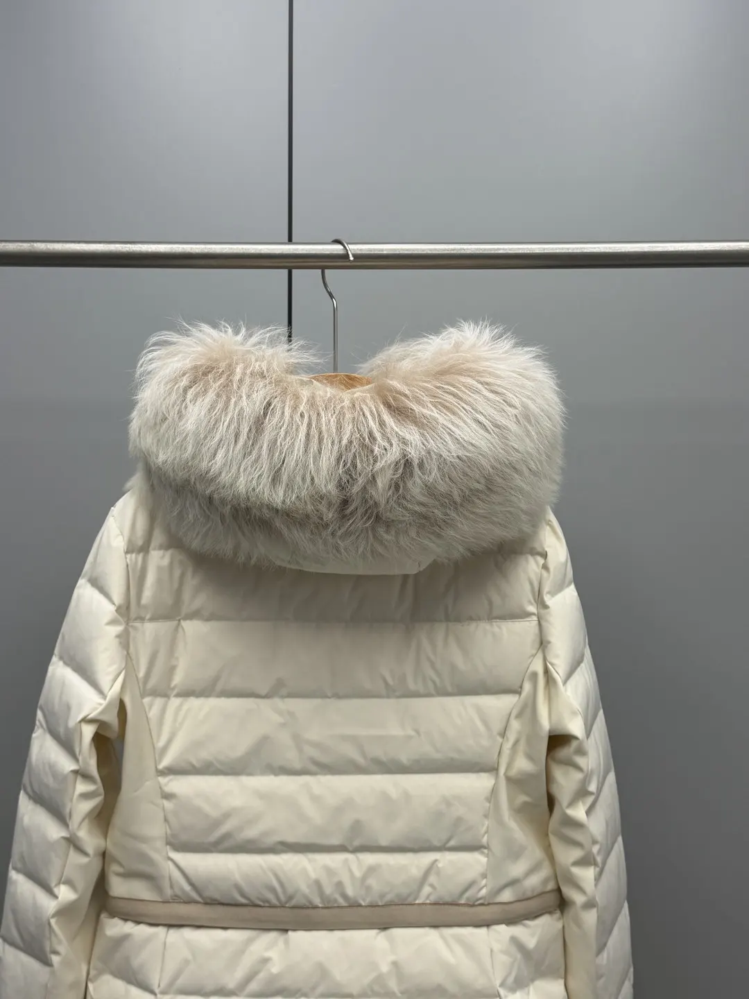 Moncler Lamoura Fur-Trimmed Down Ski Jacket D83019003 — view 8