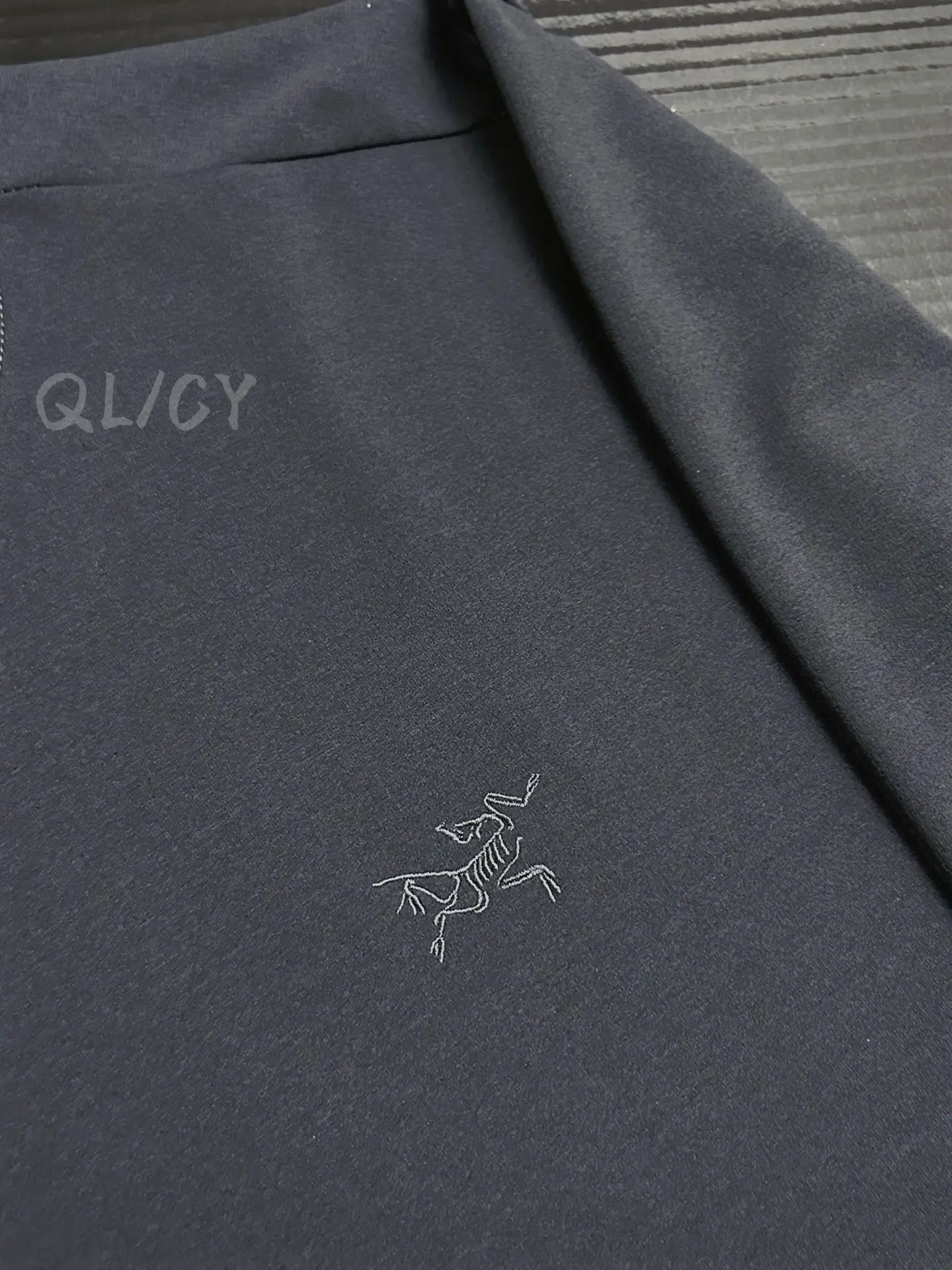 Ionia Merino Wool Long-Sleeve T-Shirt D18019678 — view 2