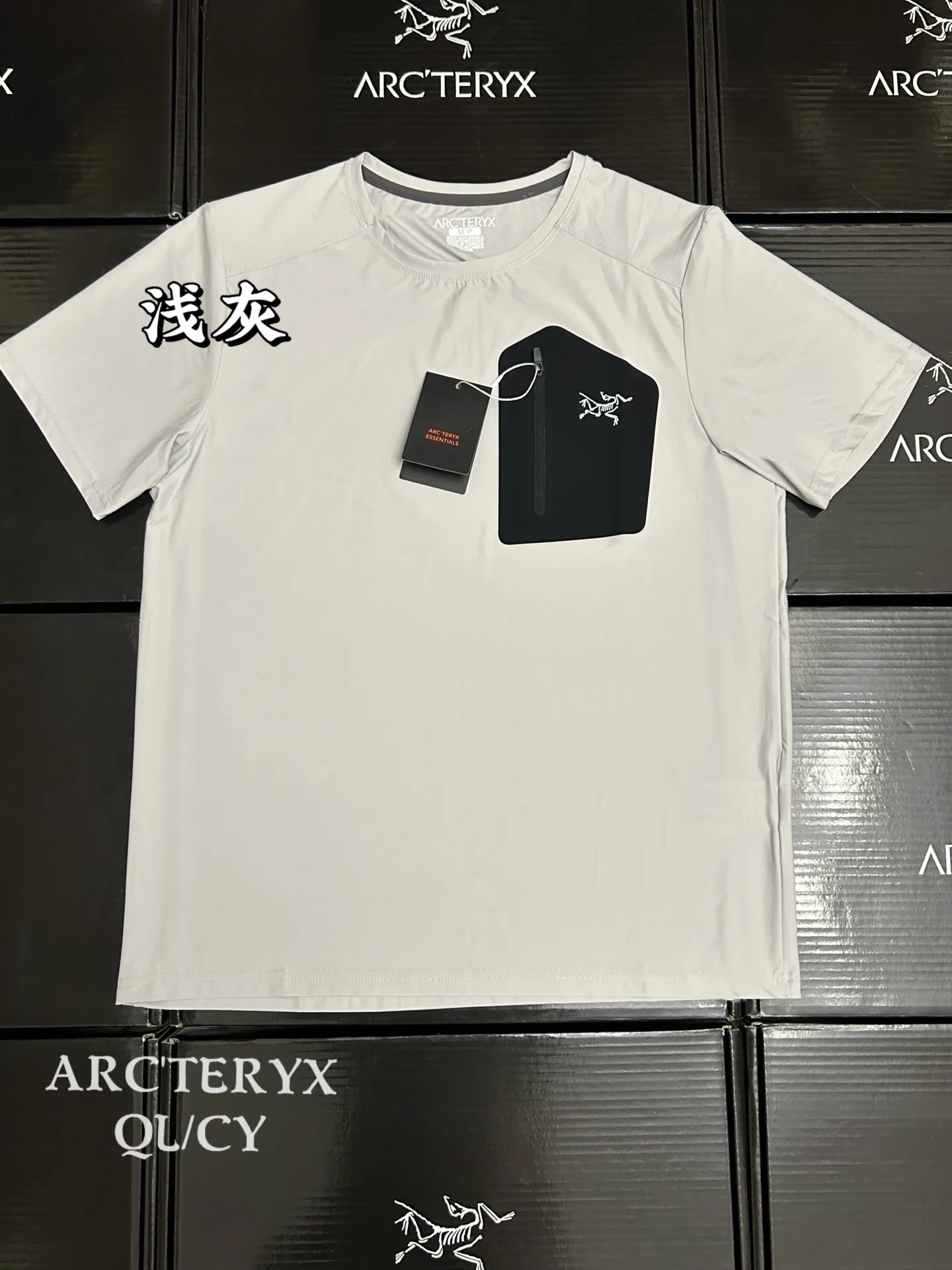 Performance Quick-Dry Zip-Pocket T-Shirt D18011073