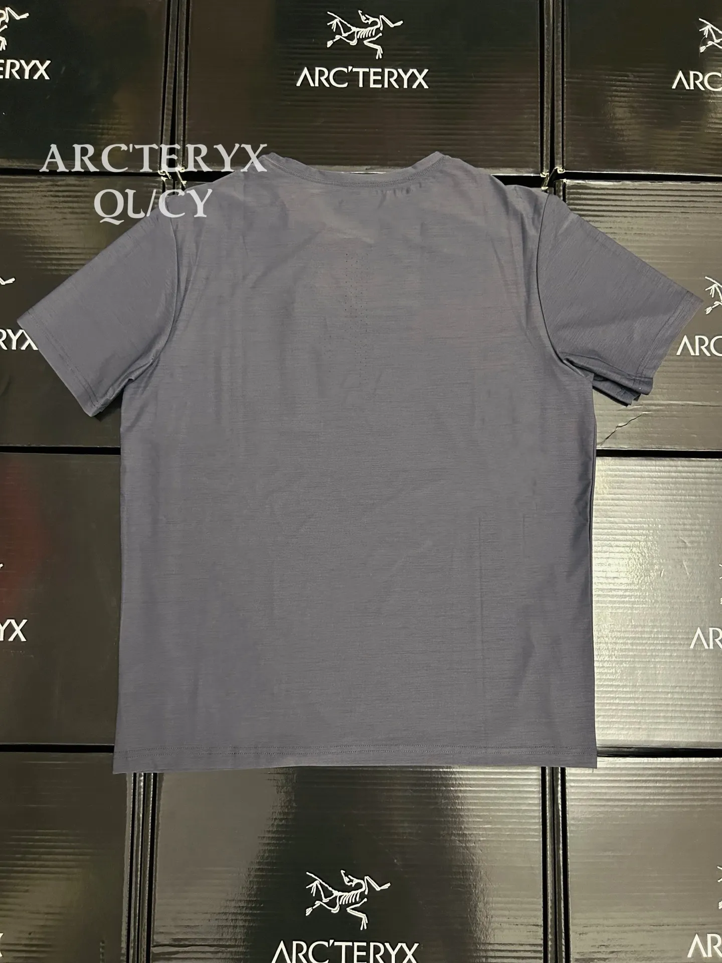 Quick-Dry Performance T-Shirt with Bonded Pocket D18011076 — view 2