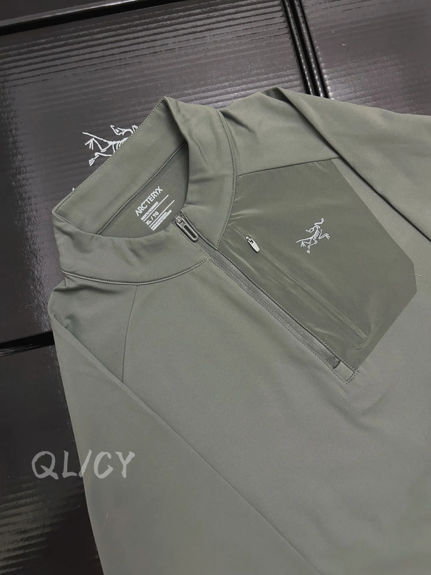 Delta Zip-Neck Fleece Sweatshirt D18019681 — view 4