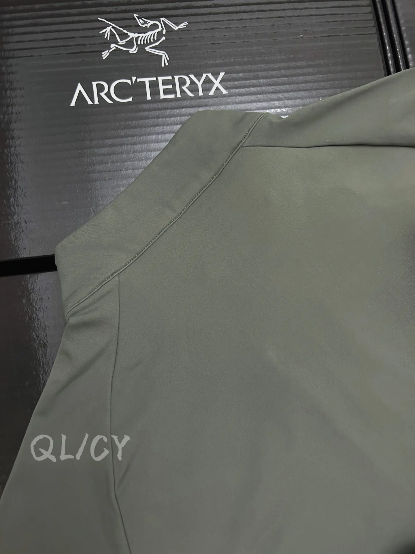 Delta Zip-Neck Fleece Sweatshirt D18019681 — view 5