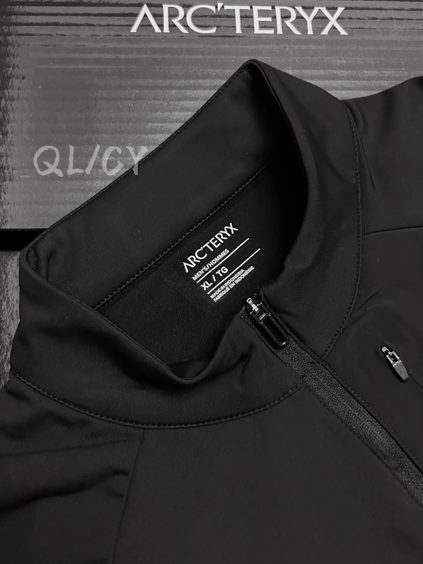 Delta Zip-Neck Fleece Sweatshirt D18019683 — view 2