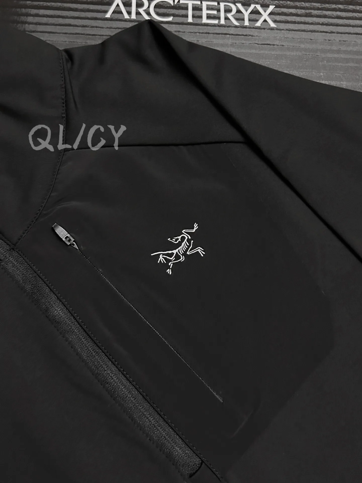 Delta Zip-Neck Fleece Sweatshirt D18019683 — view 9