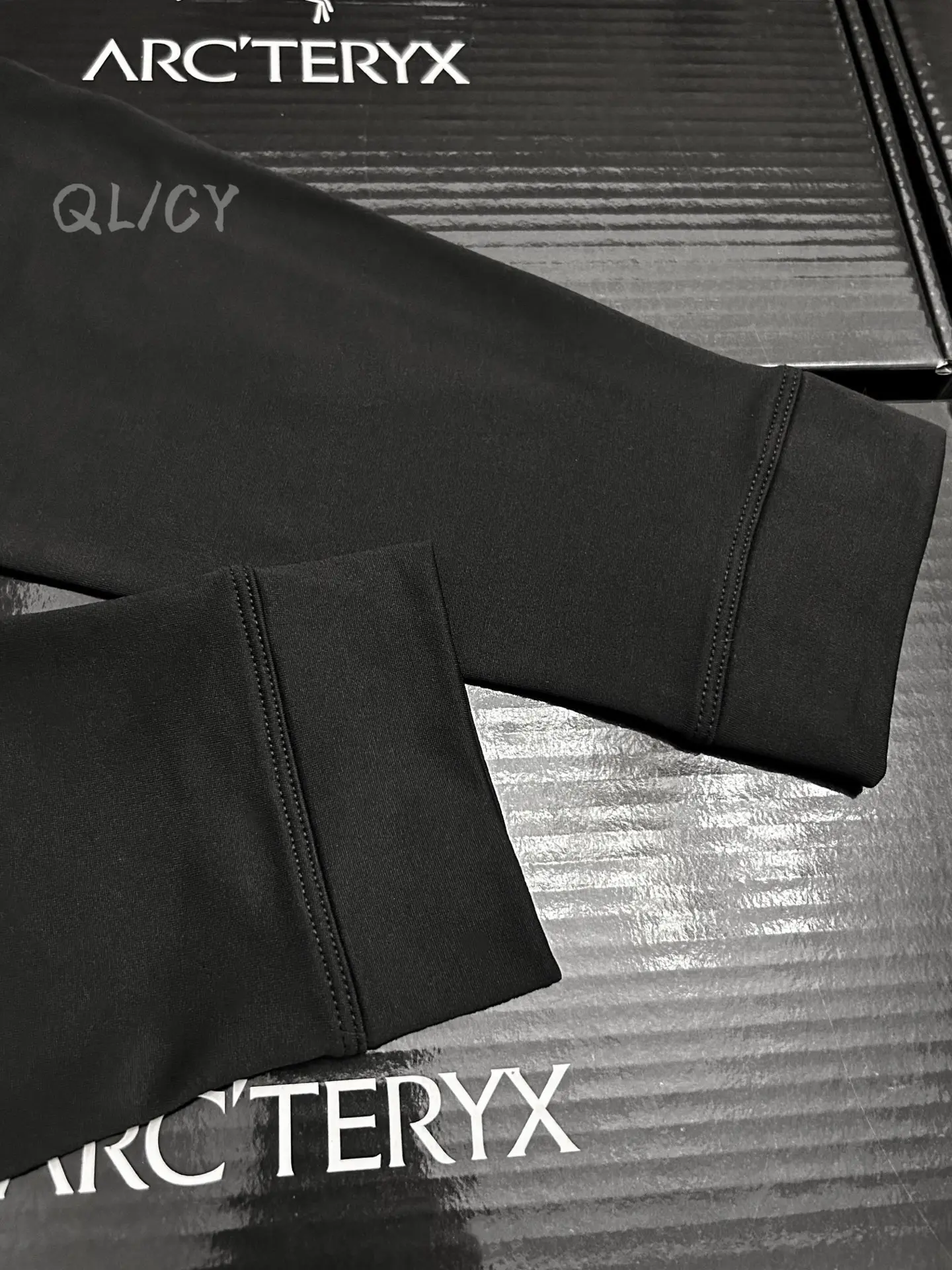 Rho LT Crew-Neck Fleece Base Layer D19019676 — view 4