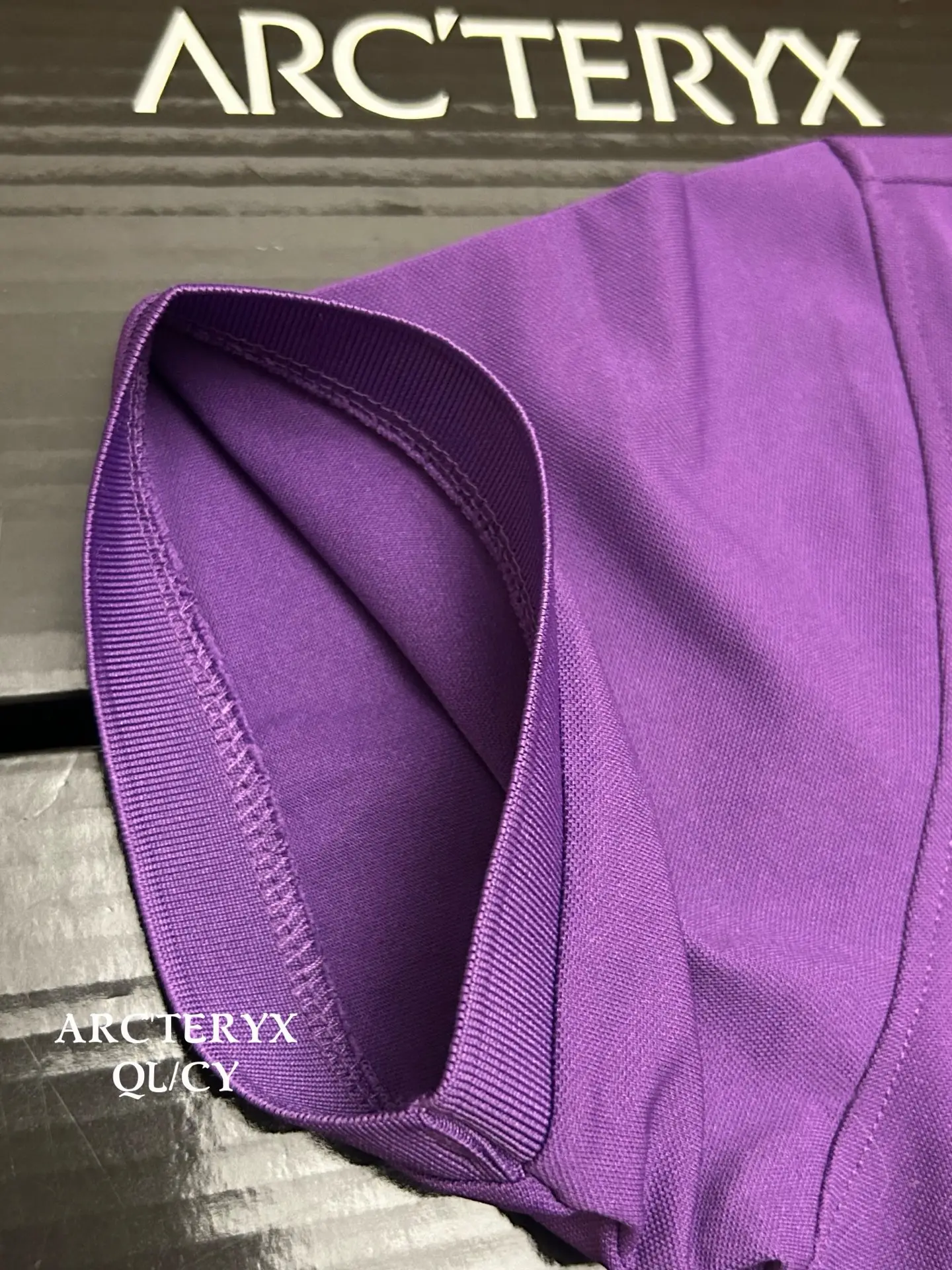 Logo-Embroidered Technical Polo Shirt D19011066 — view 6