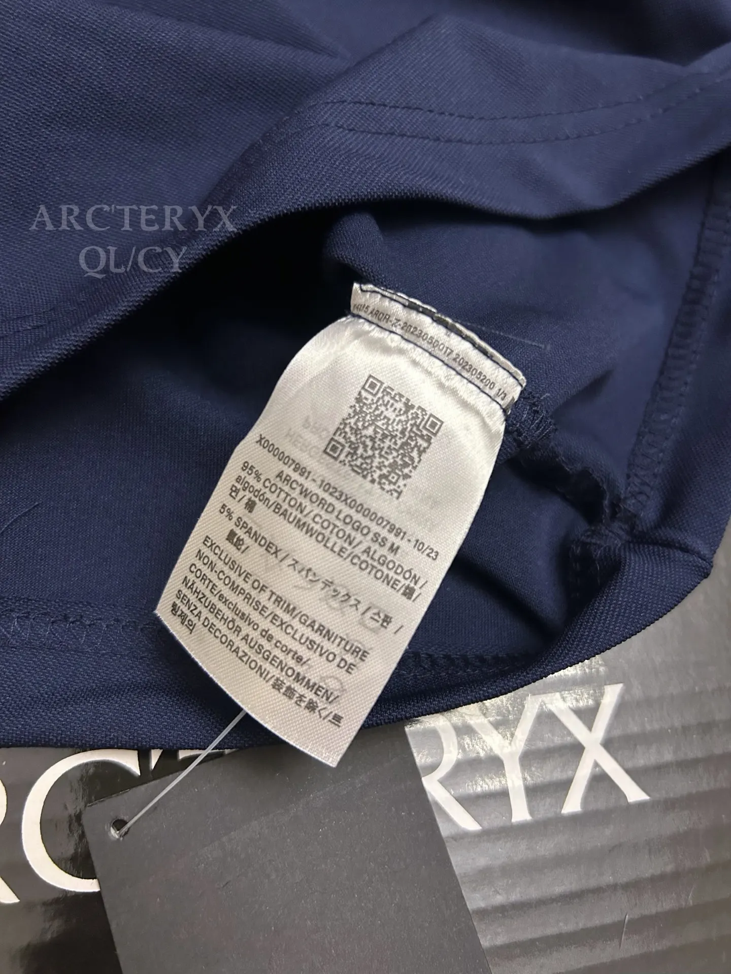 Logo-Embroidered Technical Piqué Polo Shirt D19011118 — view 6