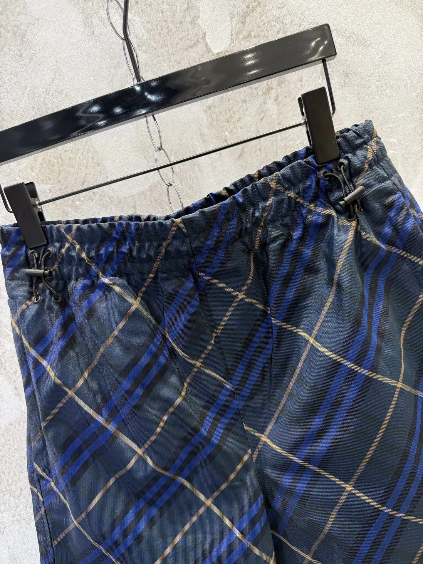 Check Yarn-Dyed Drawstring Shorts D19512963 — view 3