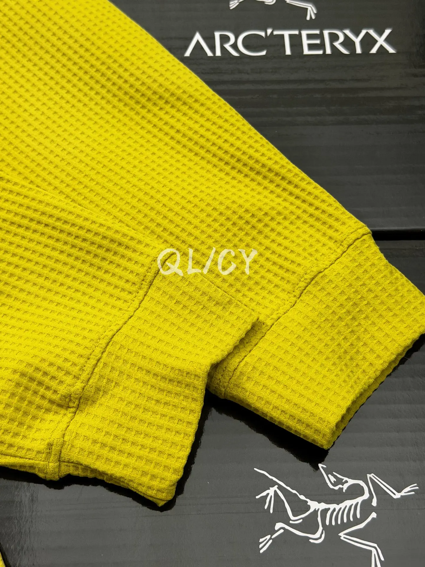 Arc'teryx Waffle Knit Long-Sleeve T-Shirt D21019549 — view 7