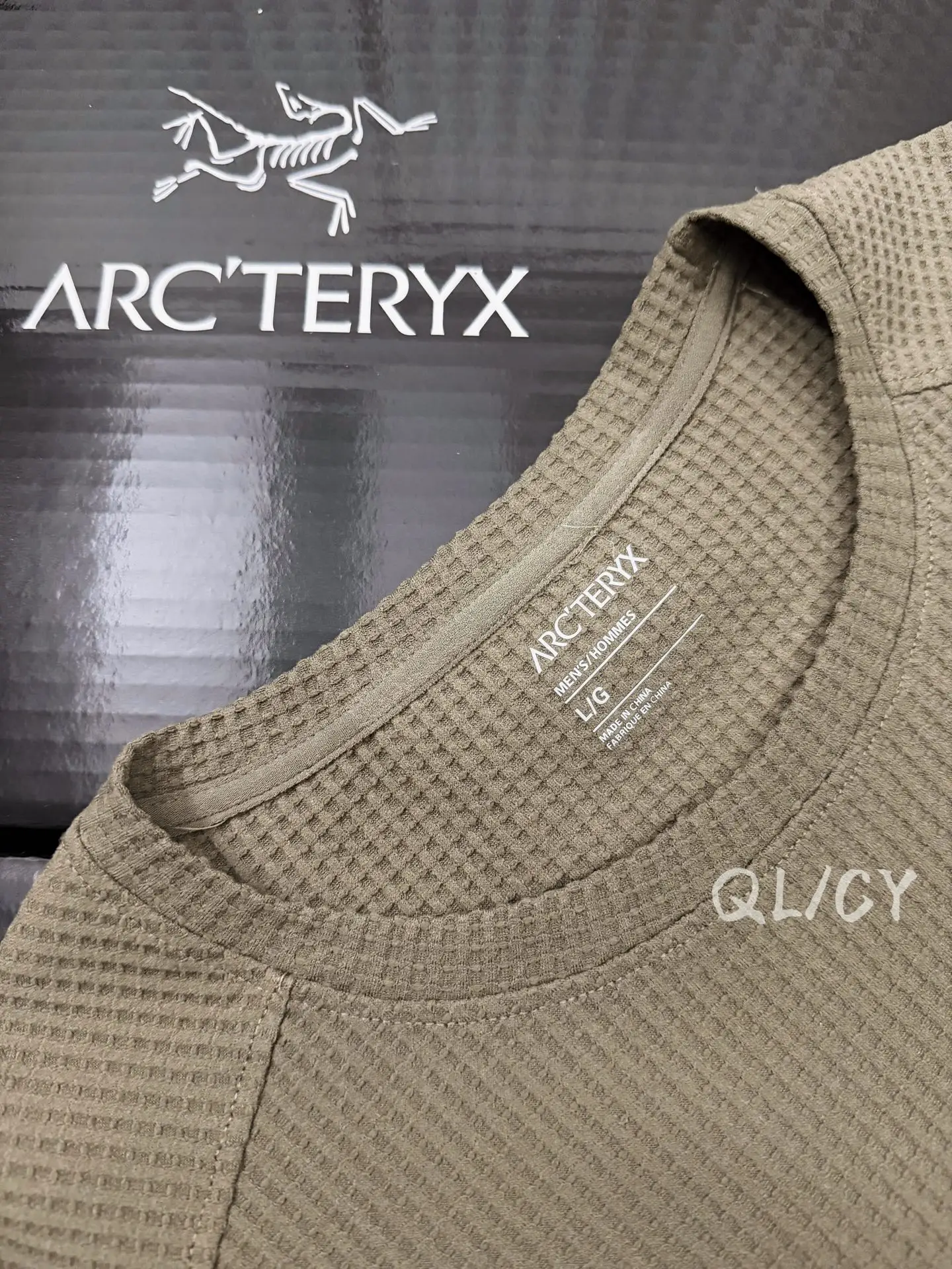 Logo-Embroidered Waffle-Knit Long-Sleeve T-Shirt D21019550 — view 5