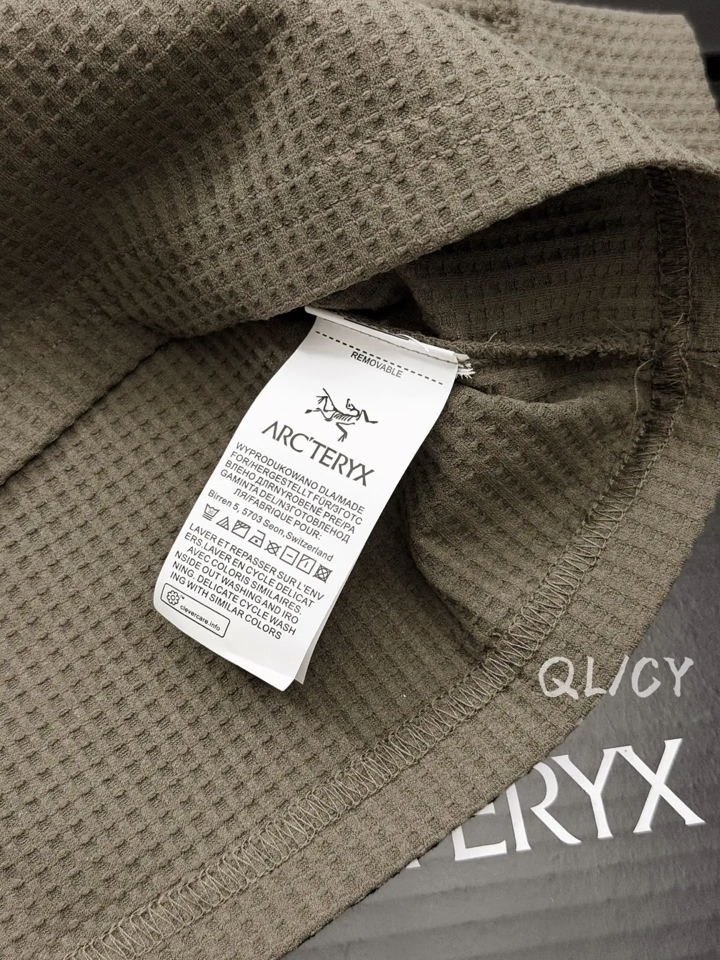 Logo-Embroidered Waffle-Knit Long-Sleeve T-Shirt D21019550 — view 8