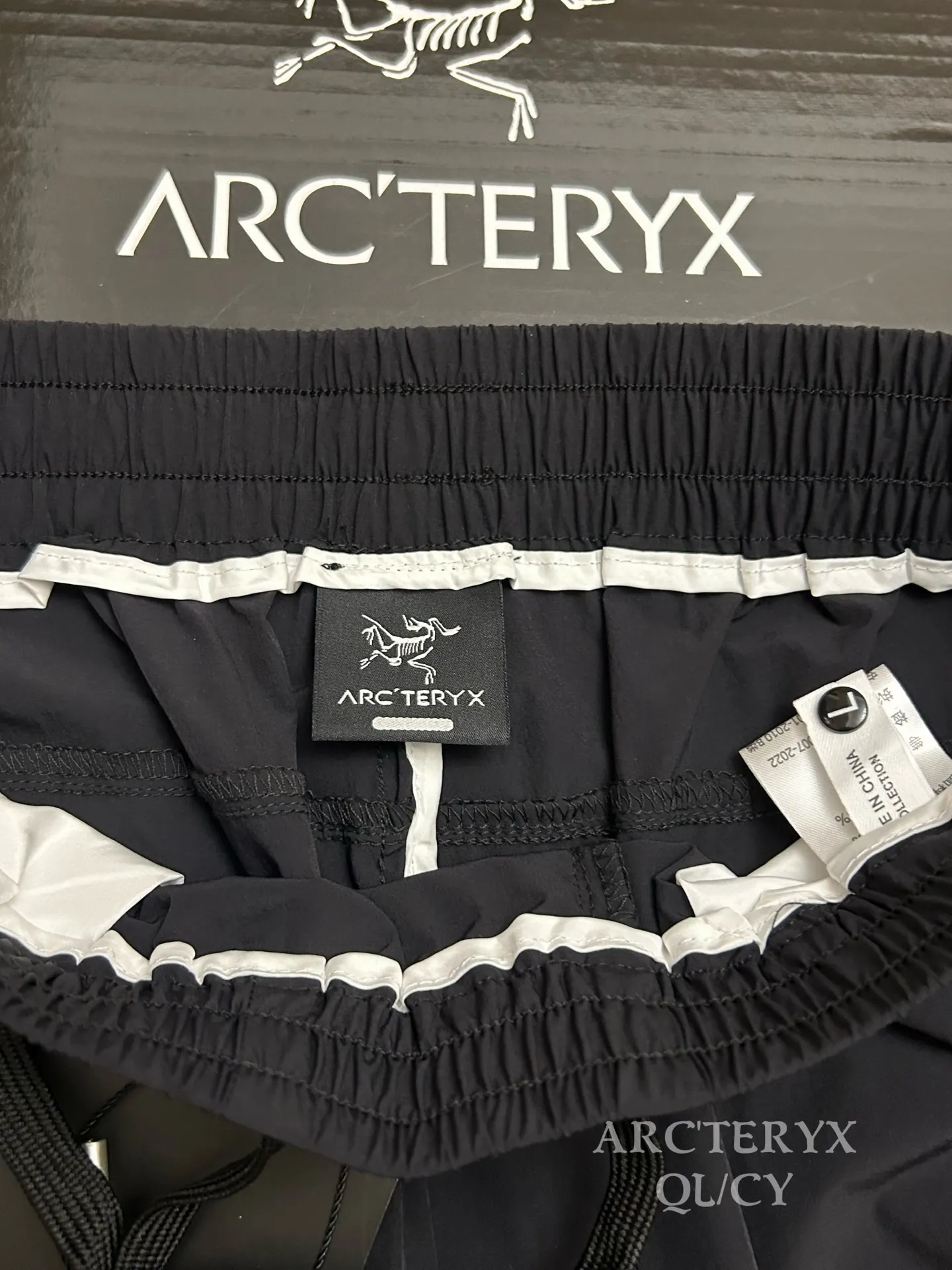 Lightweight Technical Softshell Shorts D23011110 — view 6