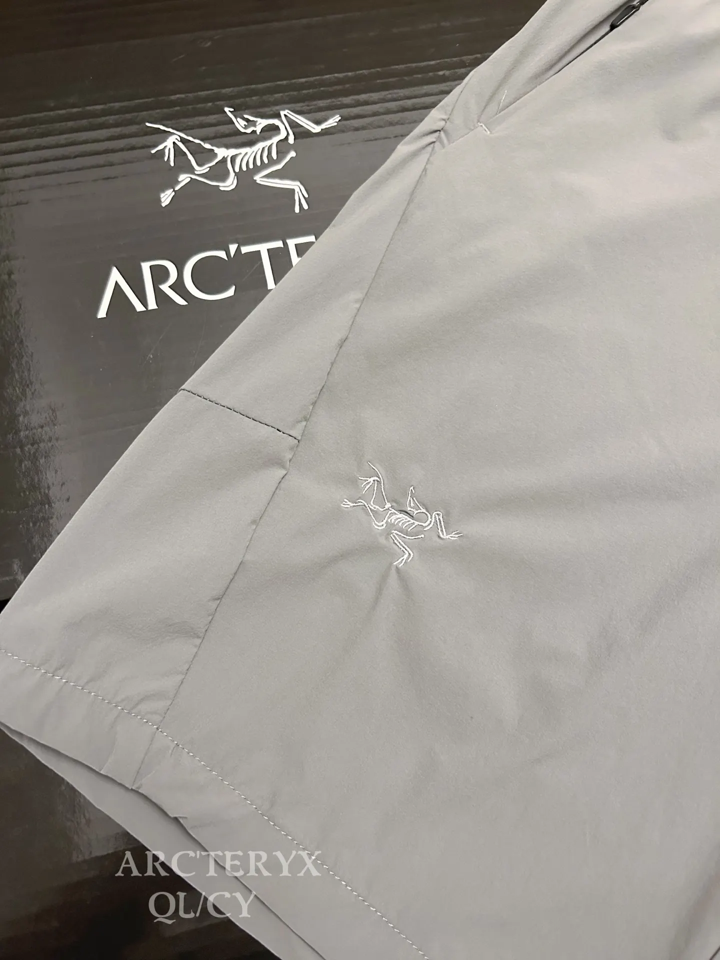 Lightweight Technical Stretch Softshell Shorts D23011109 — view 3