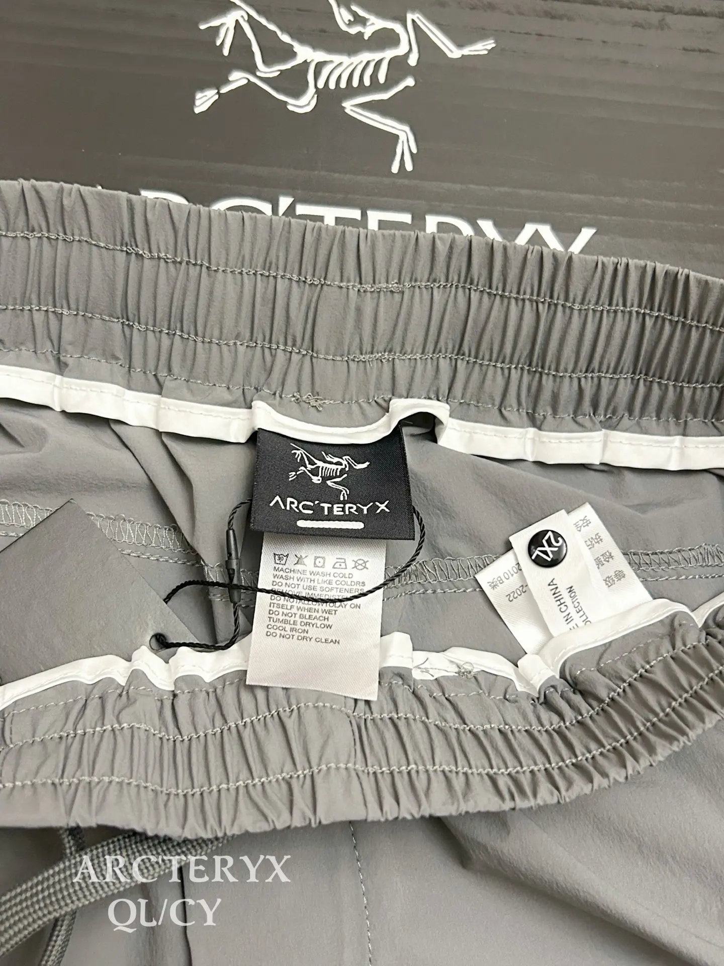Lightweight Technical Stretch Softshell Shorts D23011109 — view 4