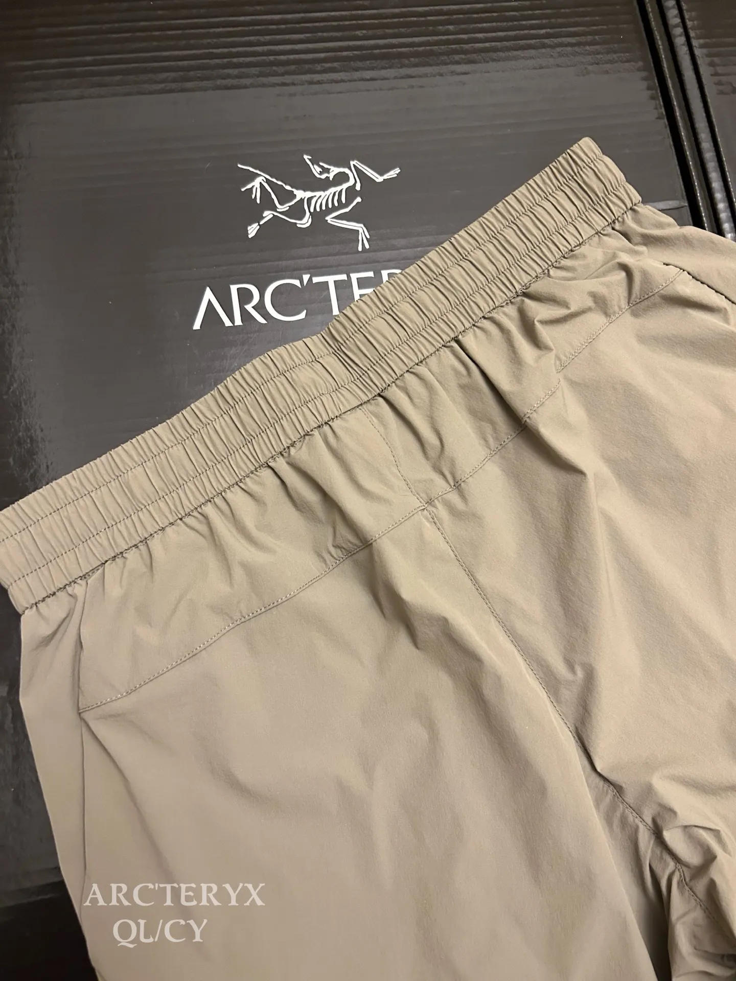 Lightweight Technical Softshell Shorts D23011108 — view 3