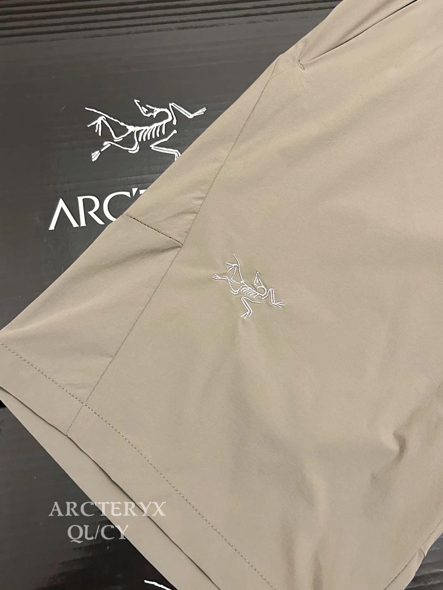 Lightweight Technical Softshell Shorts D23011108 — view 5