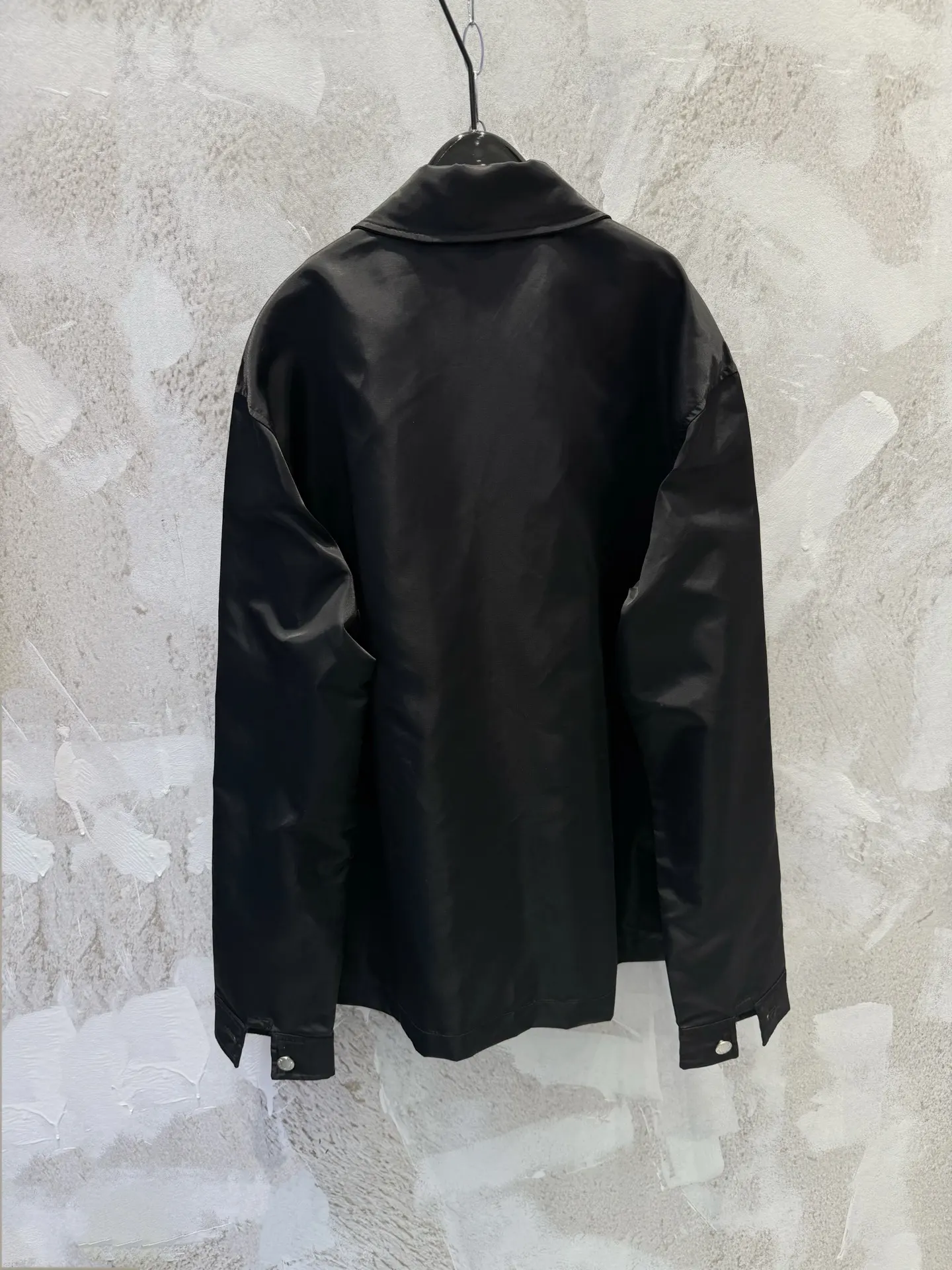 Logo-Plaque Re-Nylon Utility Overshirt D23512950 — view 2