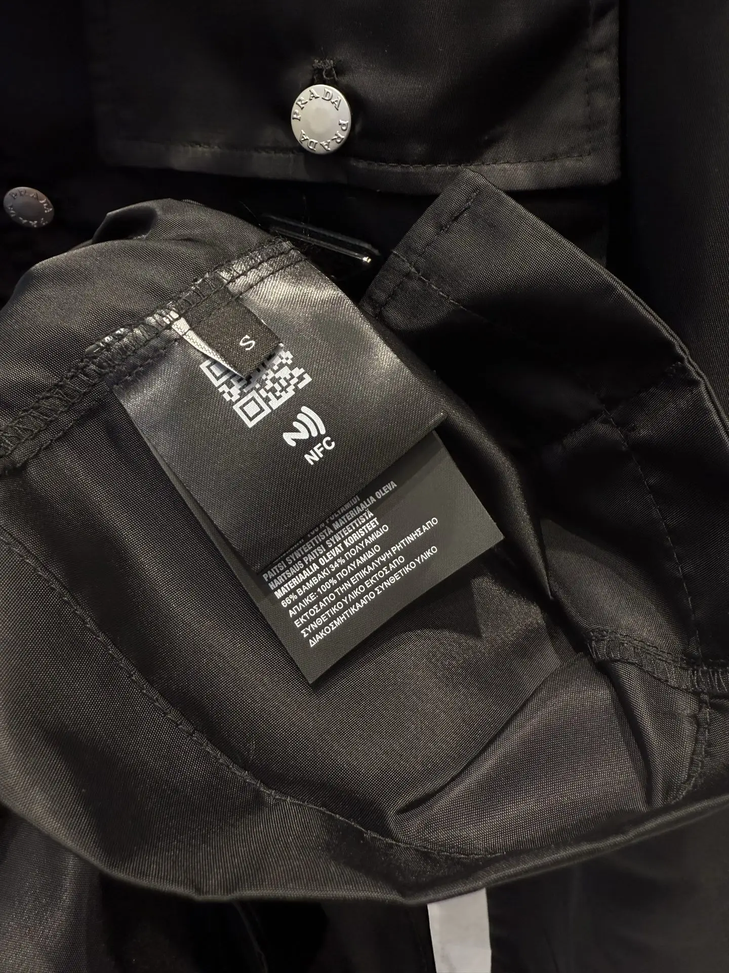 Logo-Plaque Re-Nylon Utility Overshirt D23512950 — view 9