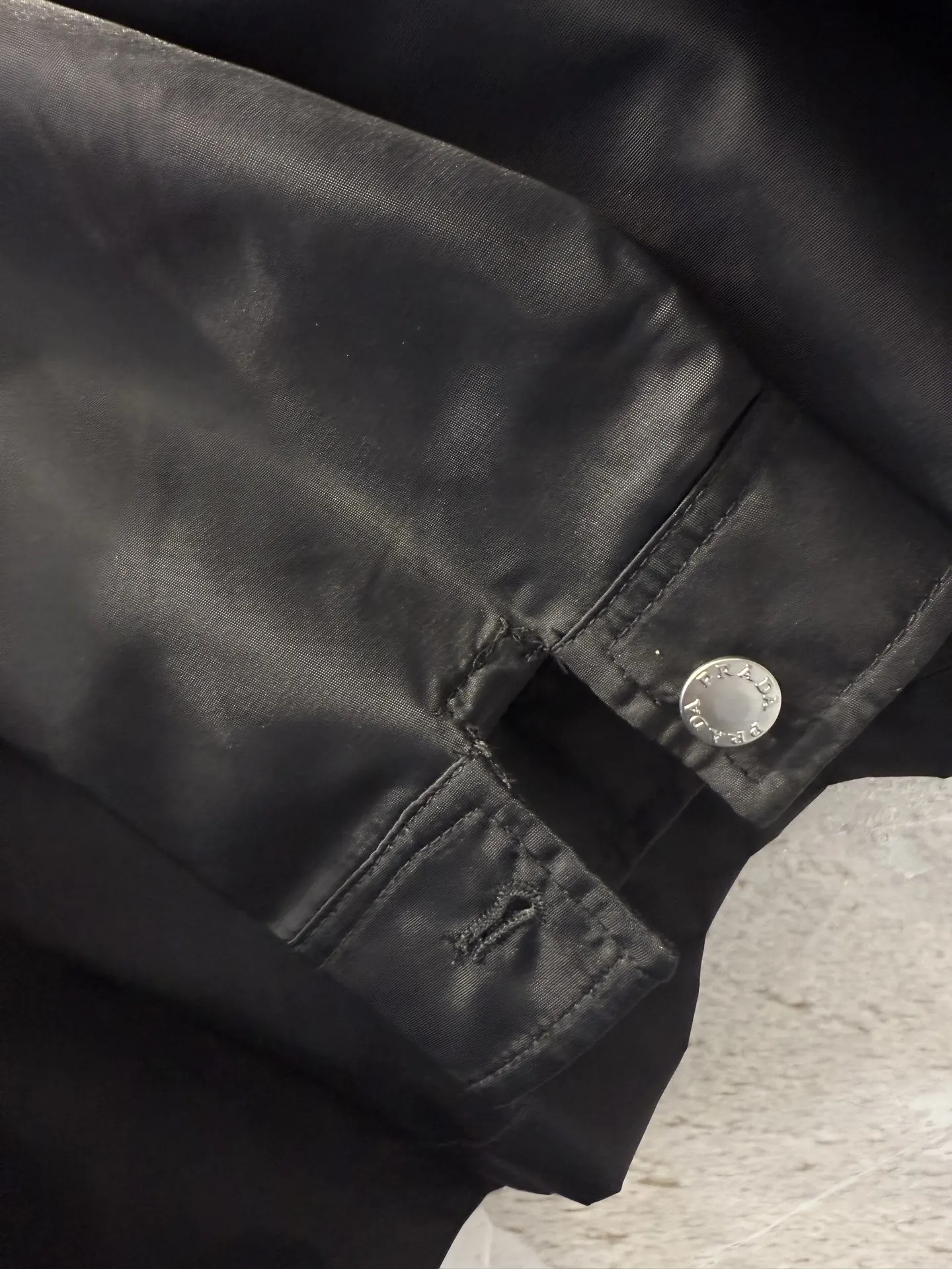 Logo-Plaque Re-Nylon Utility Overshirt D23512950 — view 10