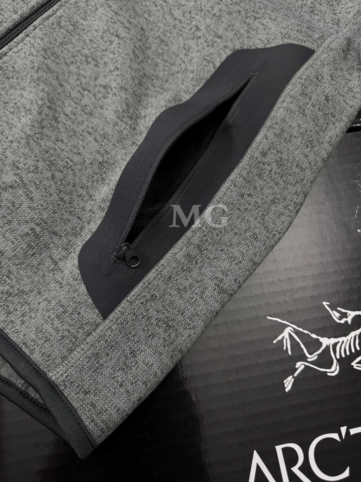 Covert Wool-Blend Fleece Hooded Jacket D26019434 — view 4