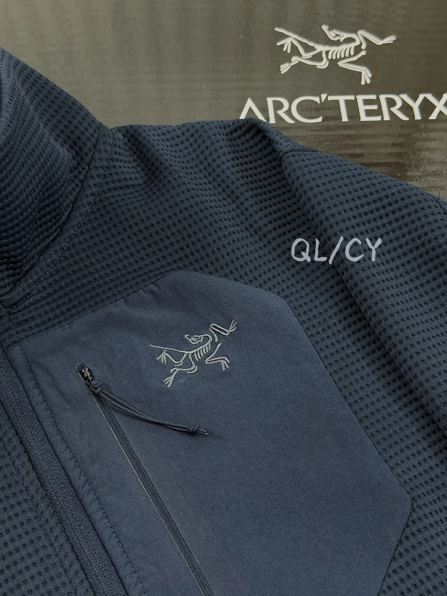 Olera Waffle-Knit Quarter-Zip Sweatshirt D27019649 — view 3