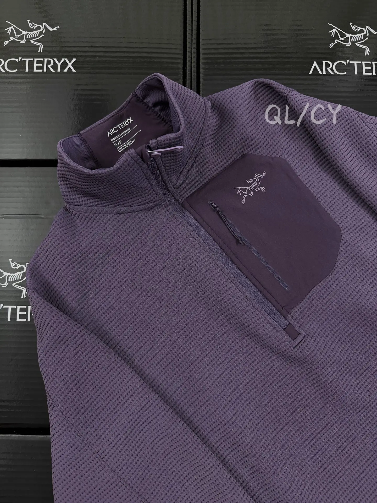 Olera Waffle-Knit Quarter-Zip Sweatshirt D27019650 — view 4