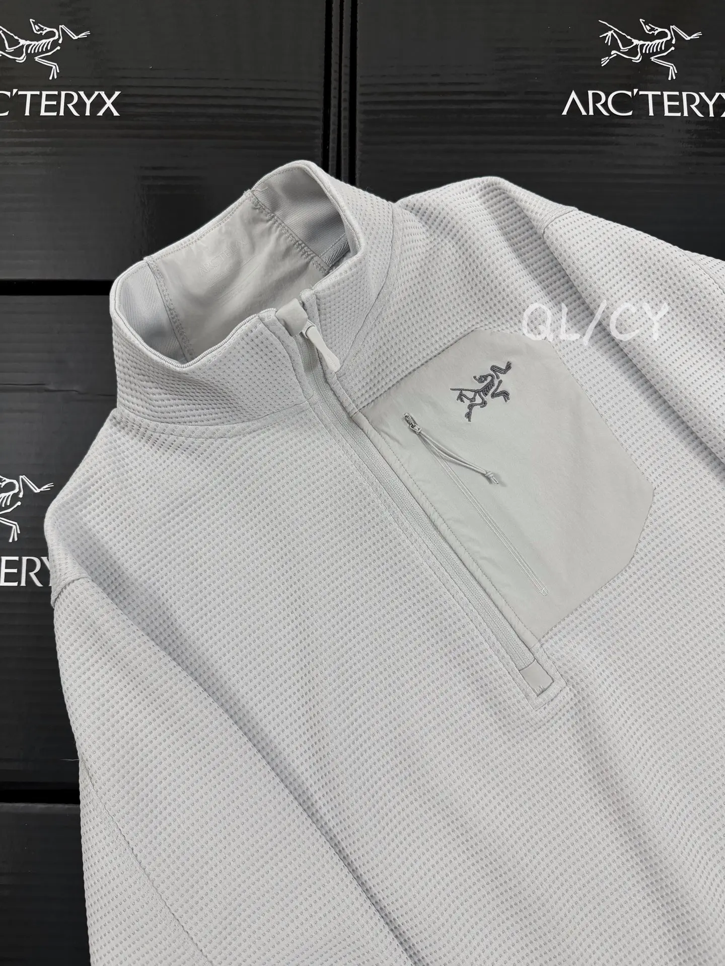 Olera Crew Waffle-Knit Fleece Pullover D27019652 — view 4