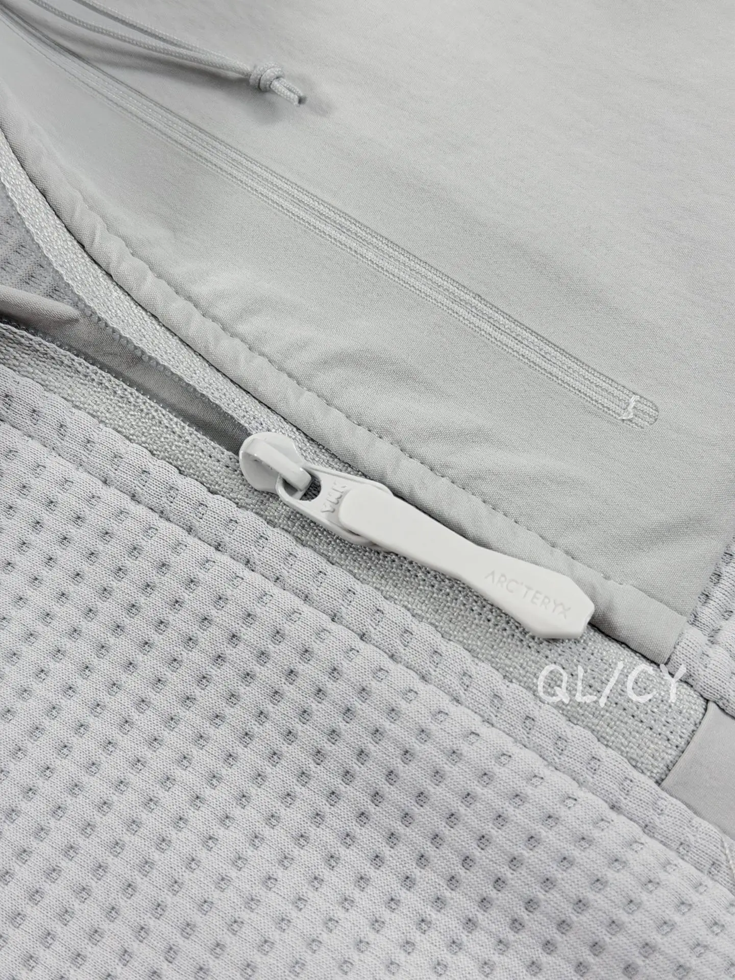 Olera Crew Waffle-Knit Fleece Pullover D27019652 — view 6