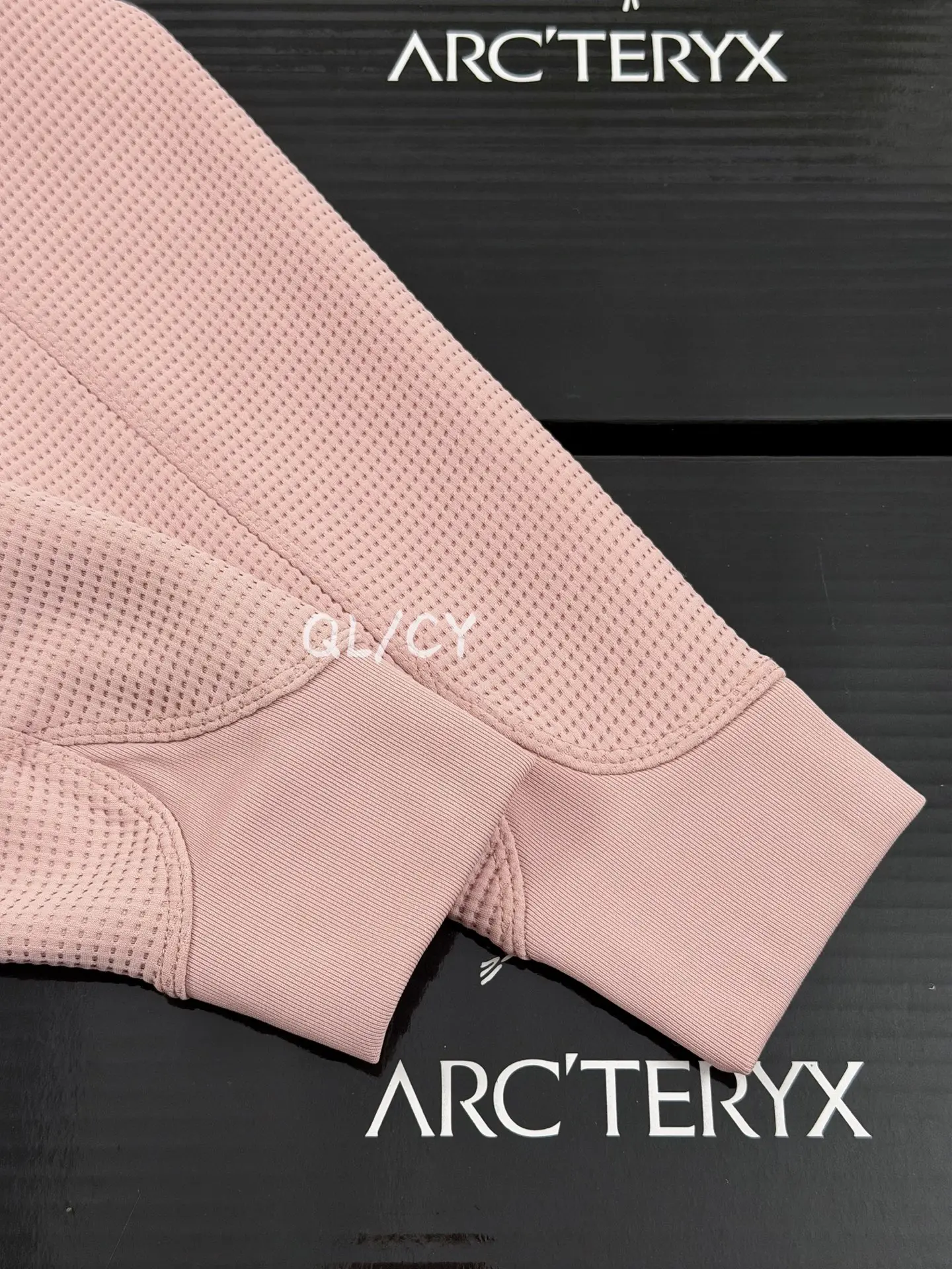 Olera Waffle-Knit Fleece Sweatshirt D27019653 — view 7