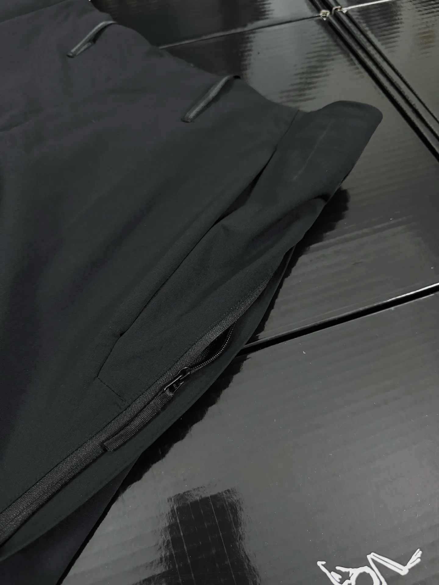 Veilance Align MX Windproof Softshell Trousers D28019479 — view 5