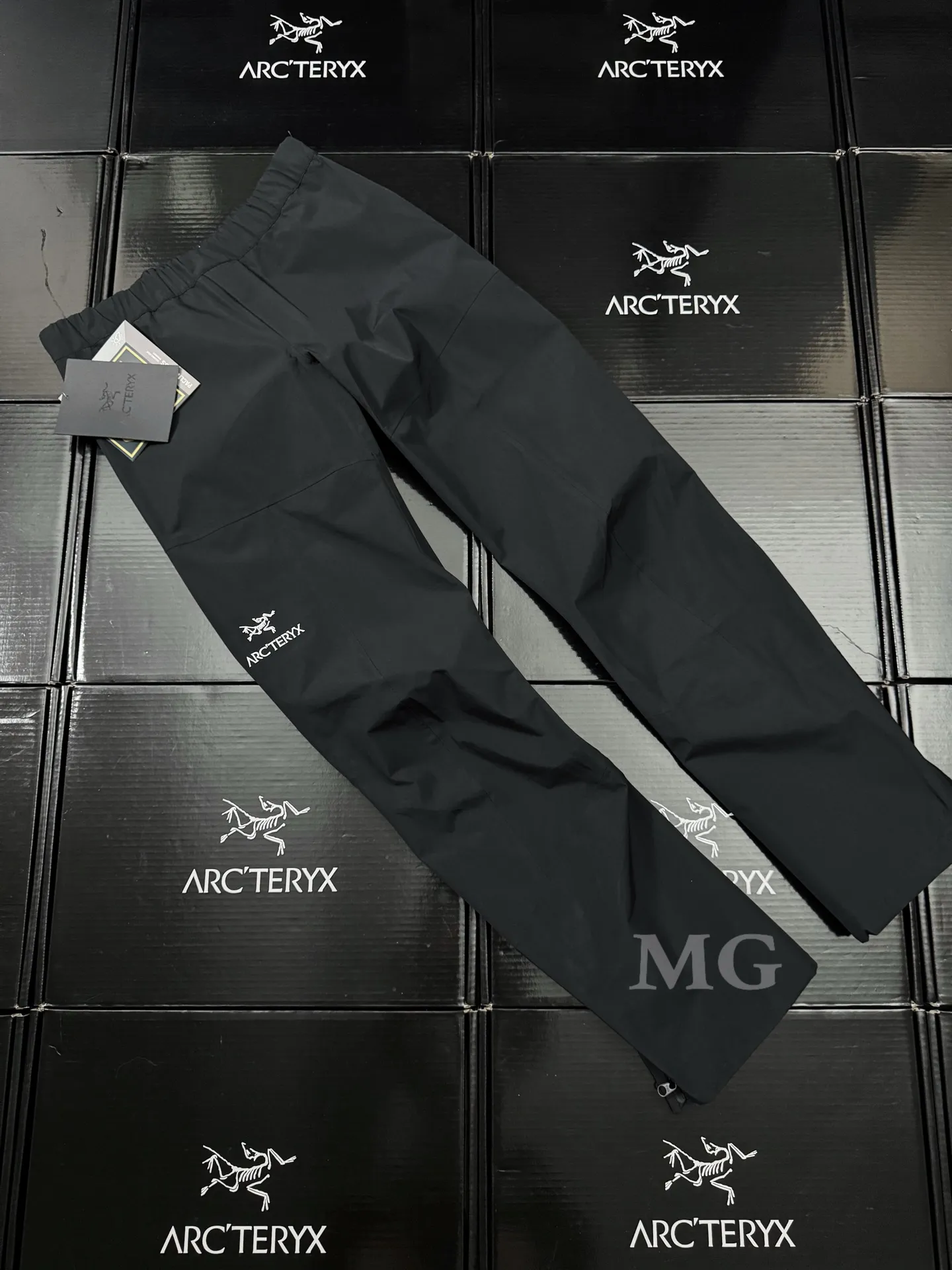 Beta GORE-TEX Shell Trousers D28019473 — view 2